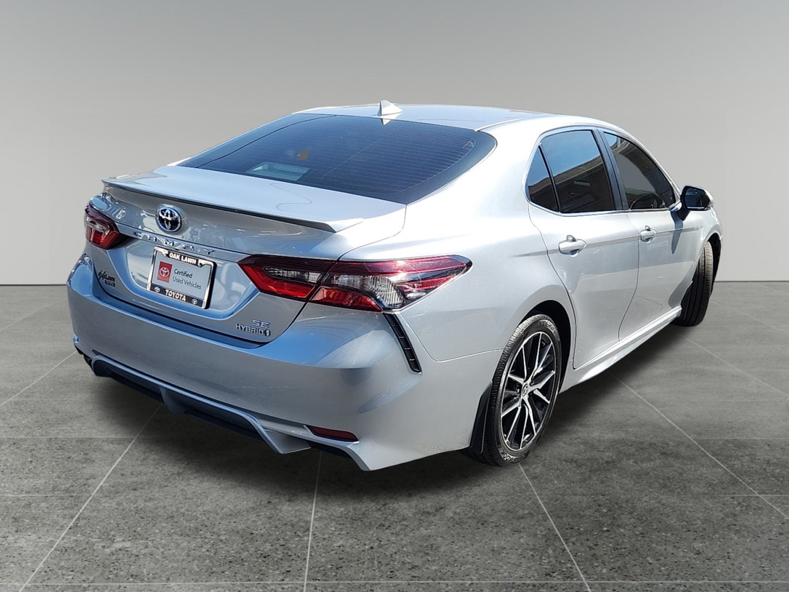 2024 Toyota Camry Hybrid SE 6