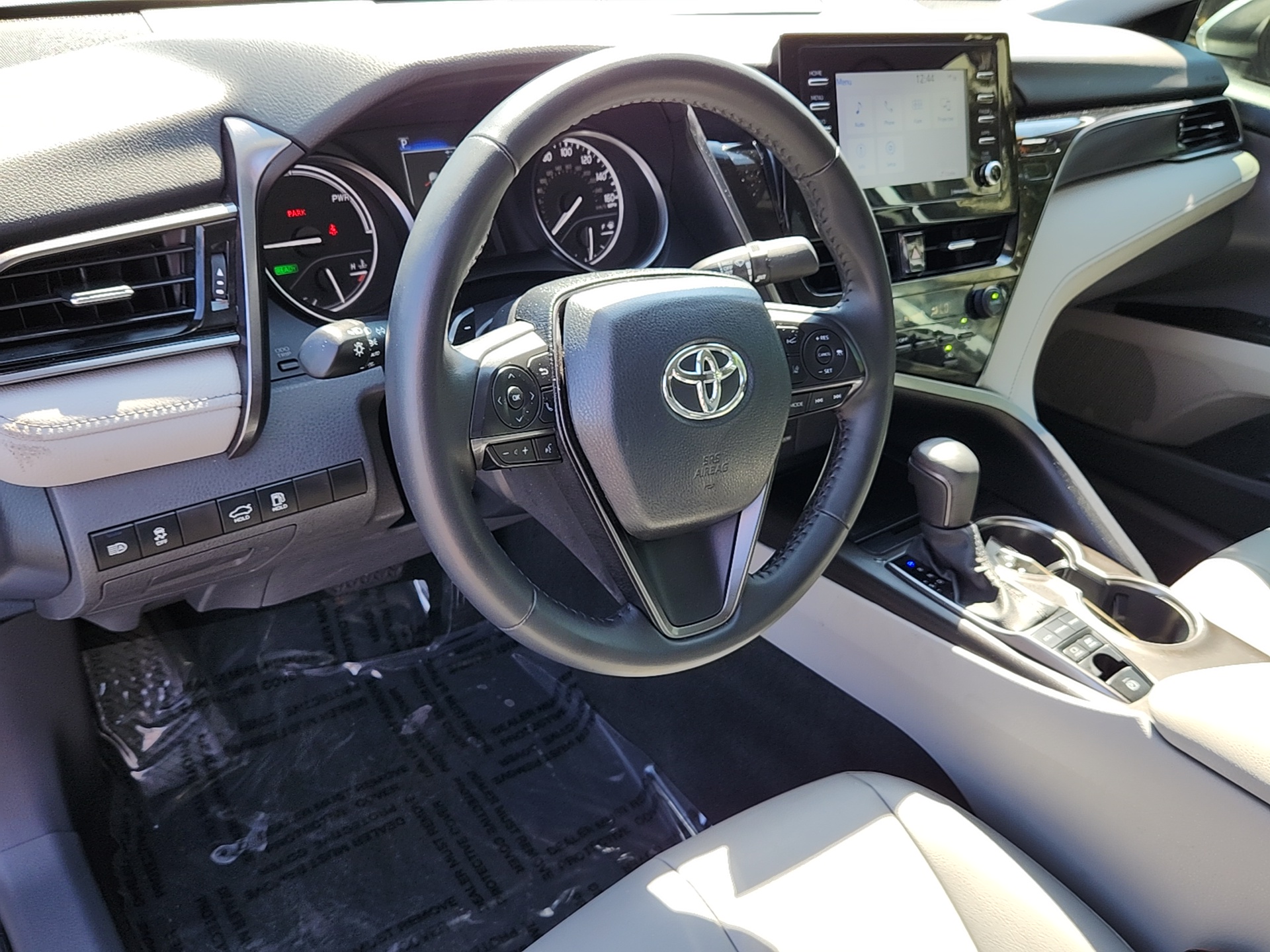 2024 Toyota Camry Hybrid SE 10