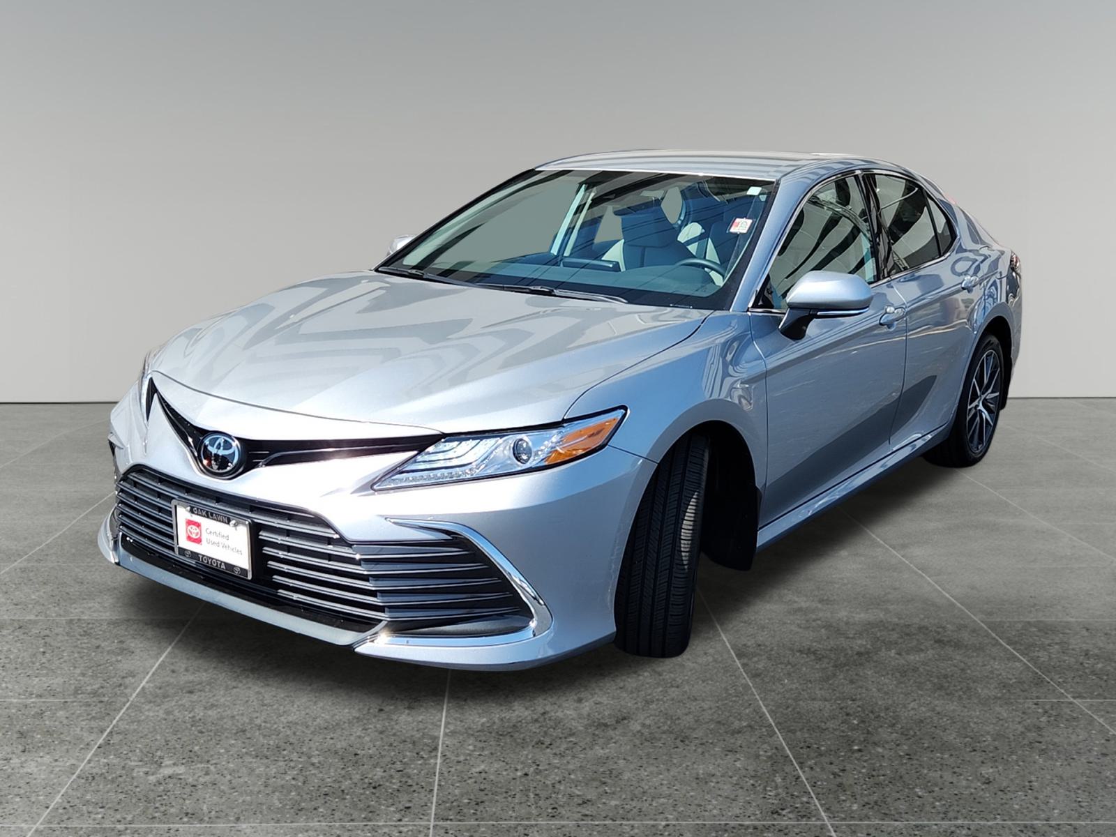 2024 Toyota Camry XLE 3