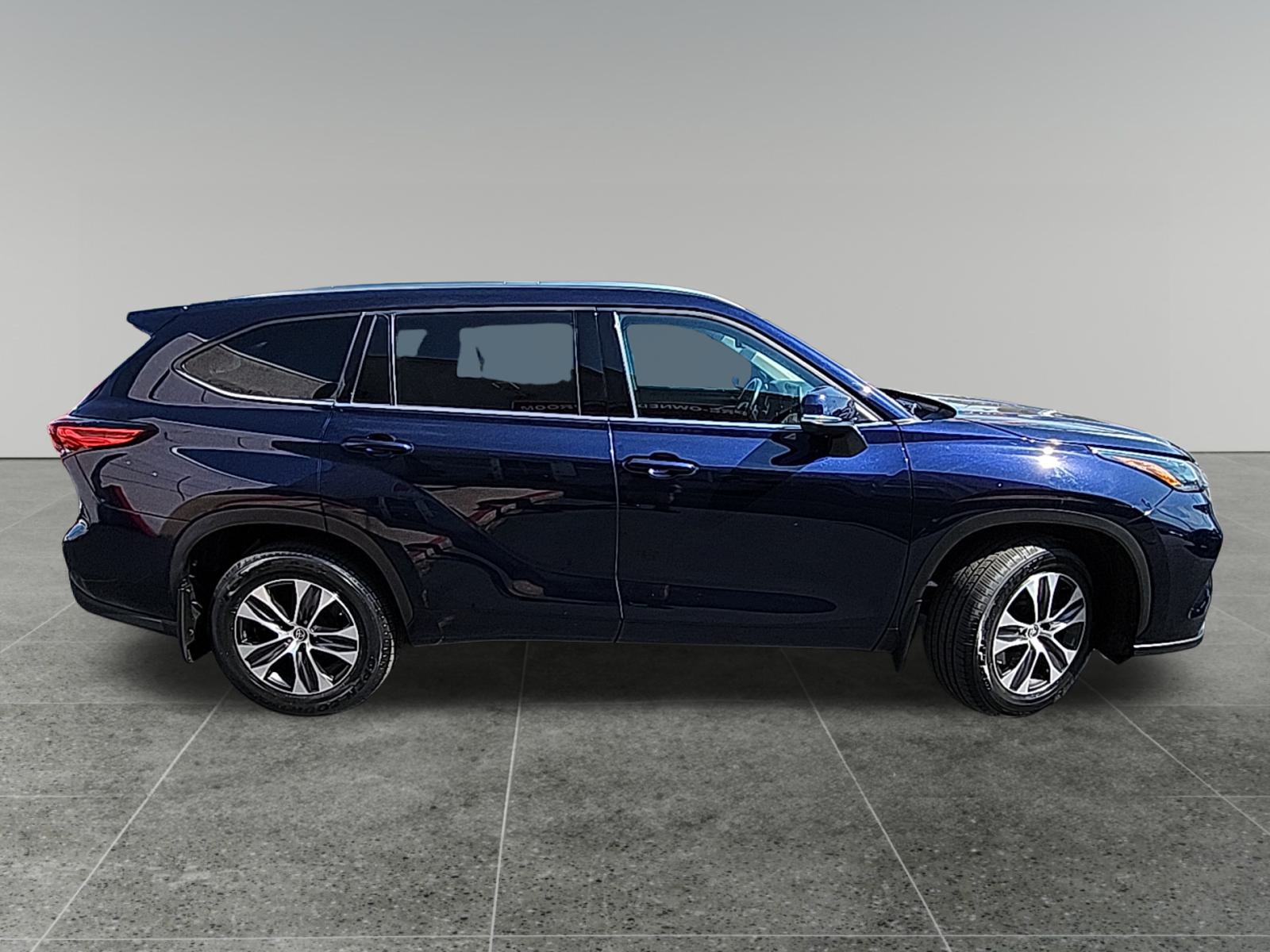 2021 Toyota Highlander XLE 8