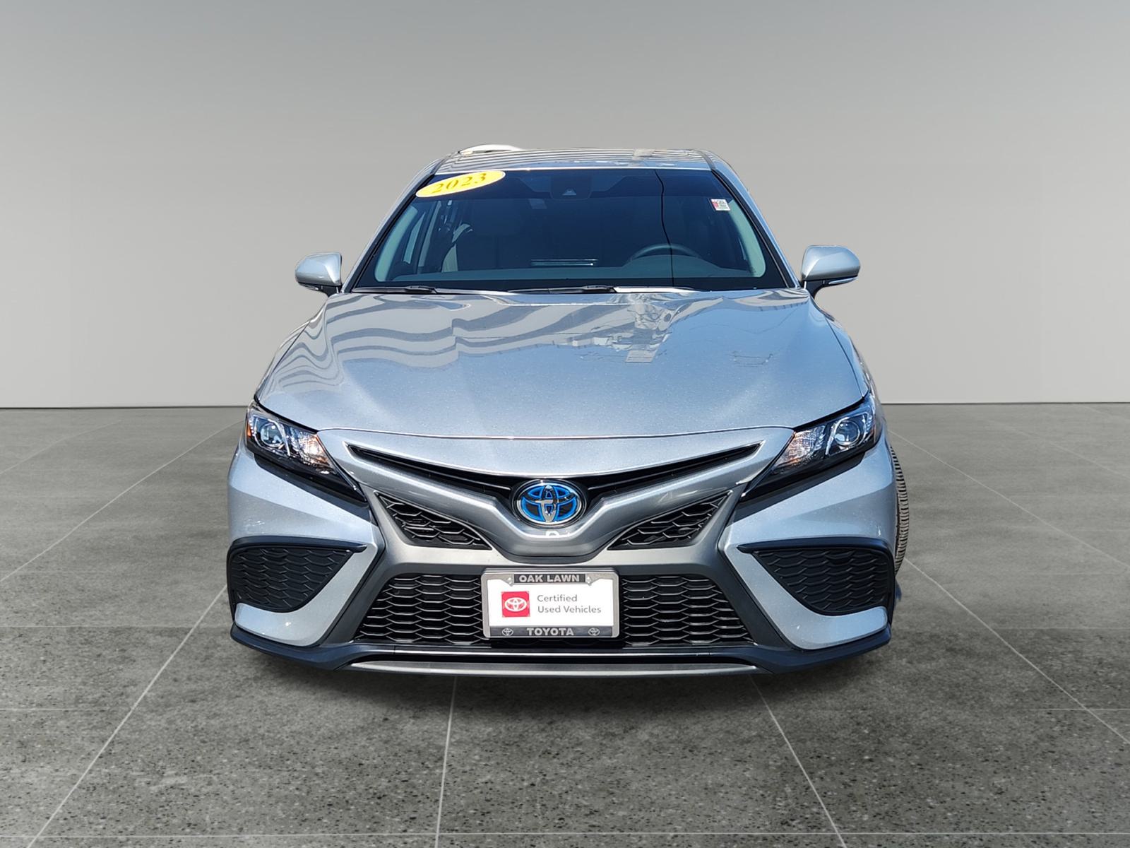 2023 Toyota Camry Hybrid SE 2