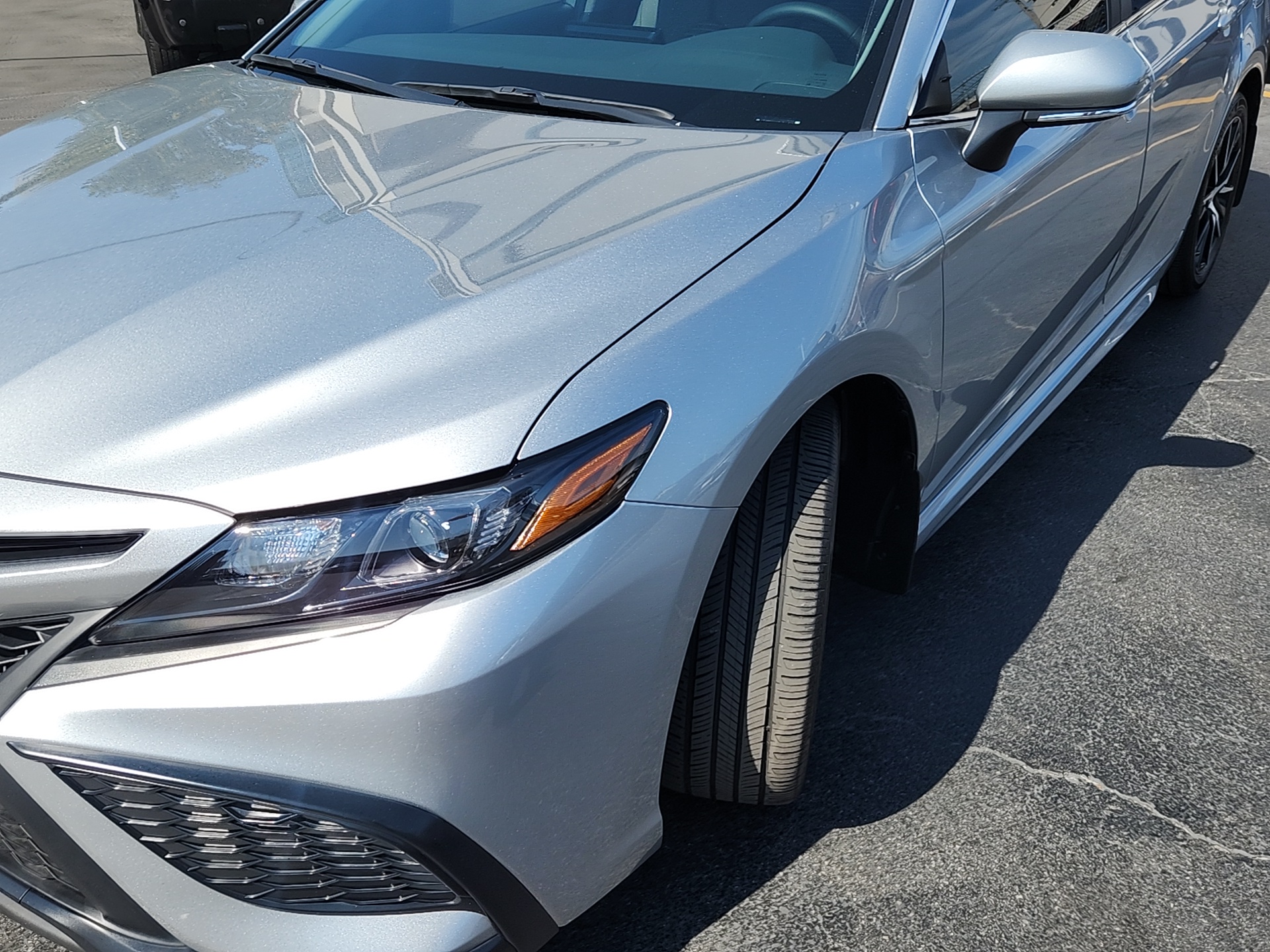 2023 Toyota Camry Hybrid SE 9