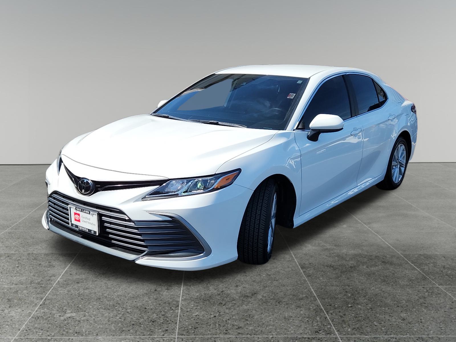 2023 Toyota Camry LE 3