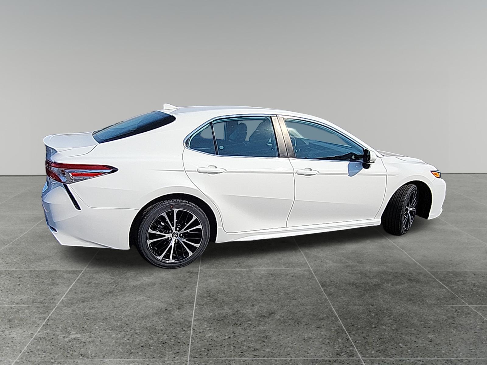 2020 Toyota Camry SE 8