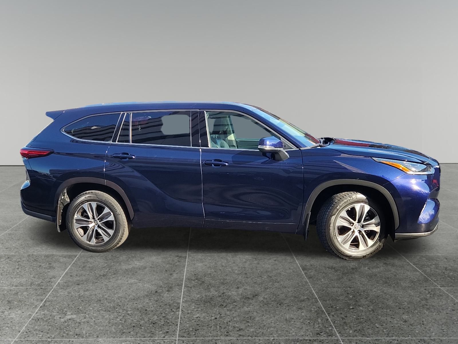 2021 Toyota Highlander XLE 8