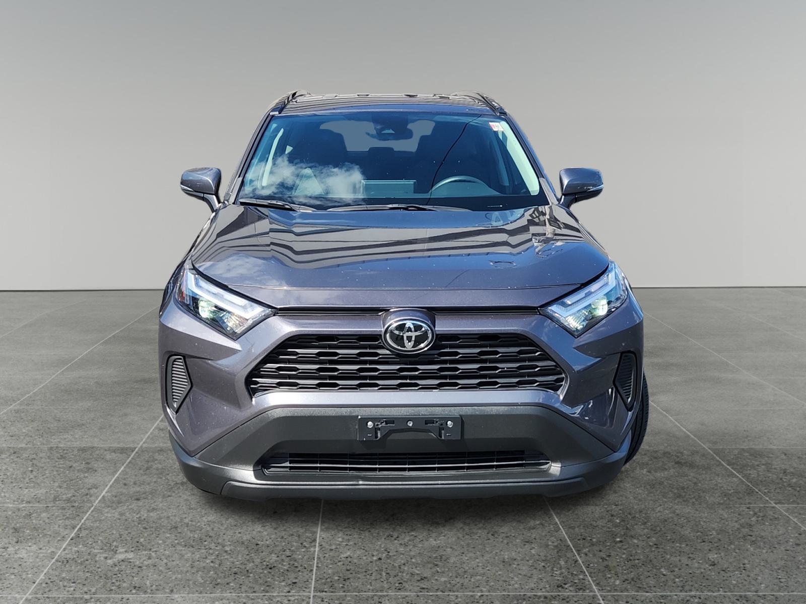 2022 Toyota RAV4 XLE 2