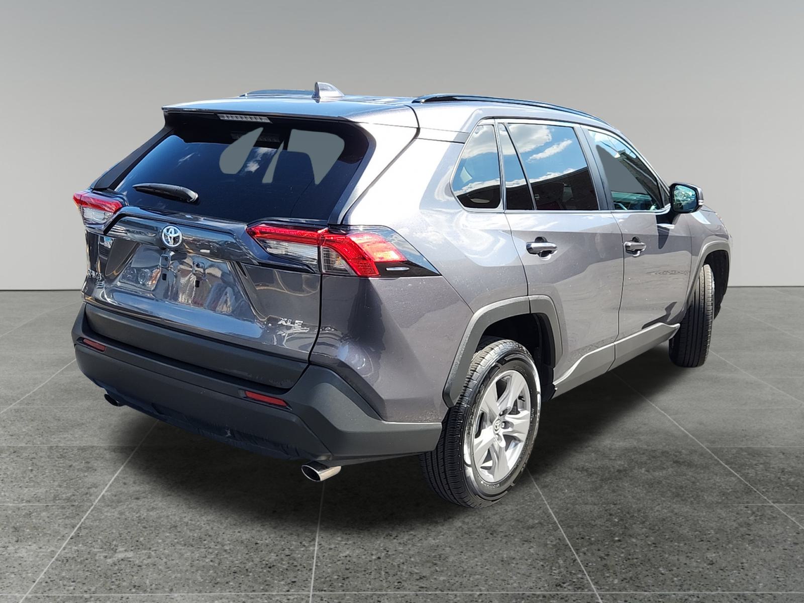 2022 Toyota RAV4 XLE 7