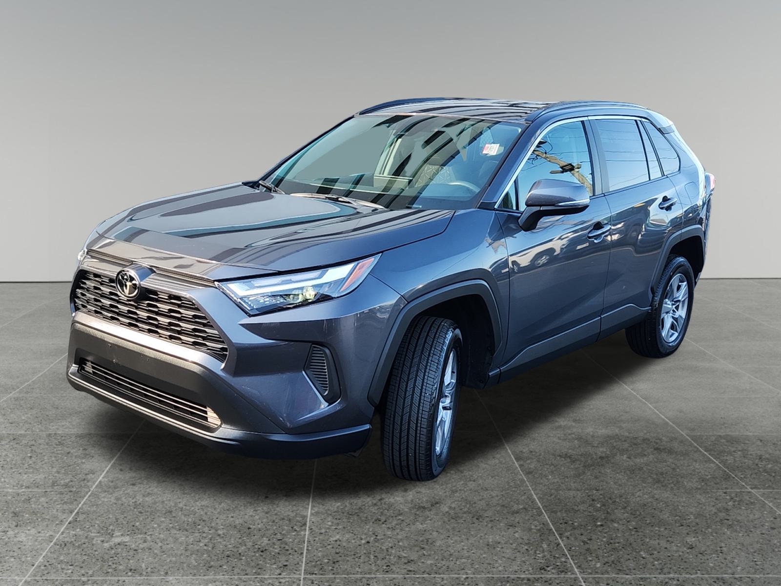 2024 Toyota RAV4 XLE 3