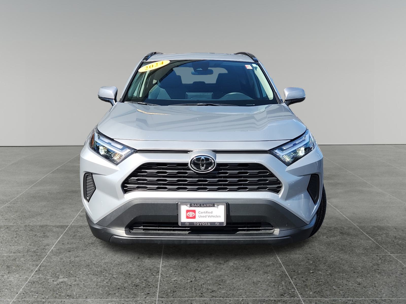 2024 Toyota RAV4 XLE 2