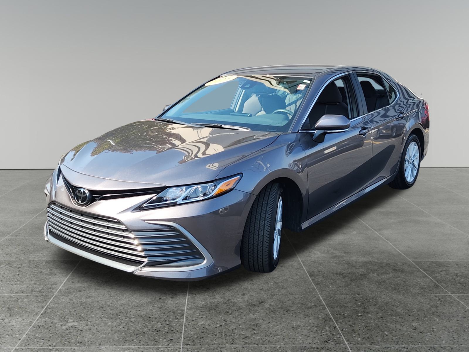 2023 Toyota Camry LE 3