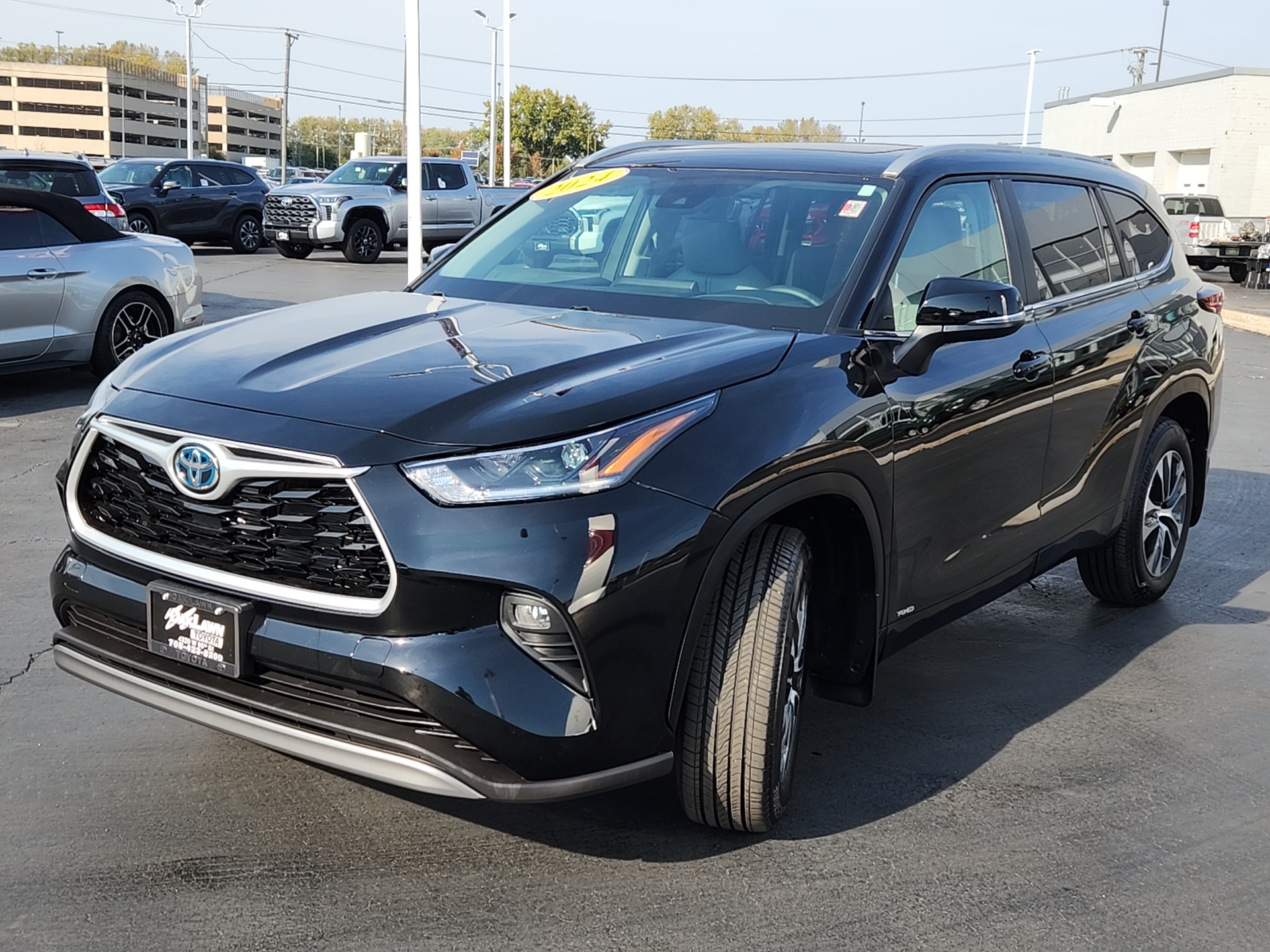 2024 Toyota Highlander Hybrid XLE Nightshade 3