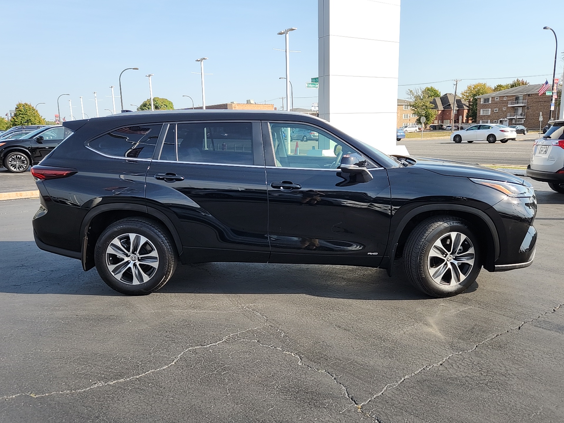 2024 Toyota Highlander Hybrid XLE Nightshade 8