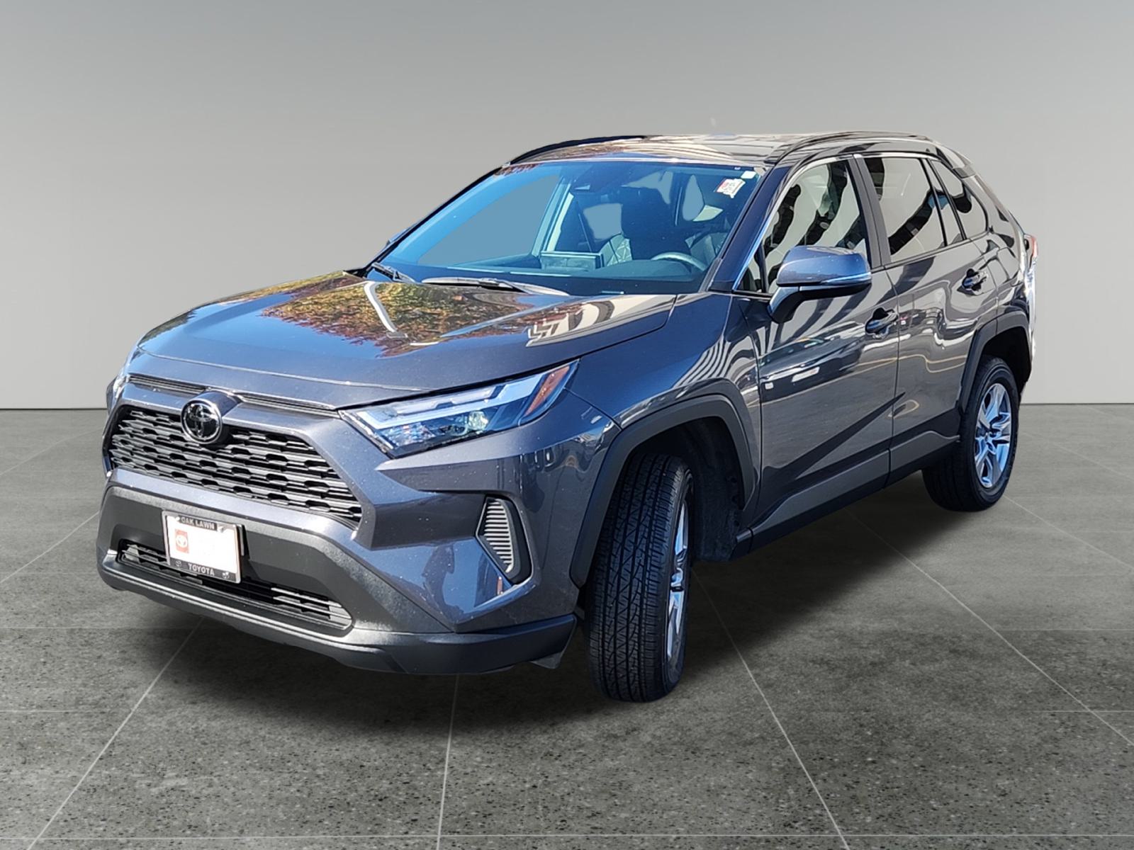 2023 Toyota RAV4 XLE 3