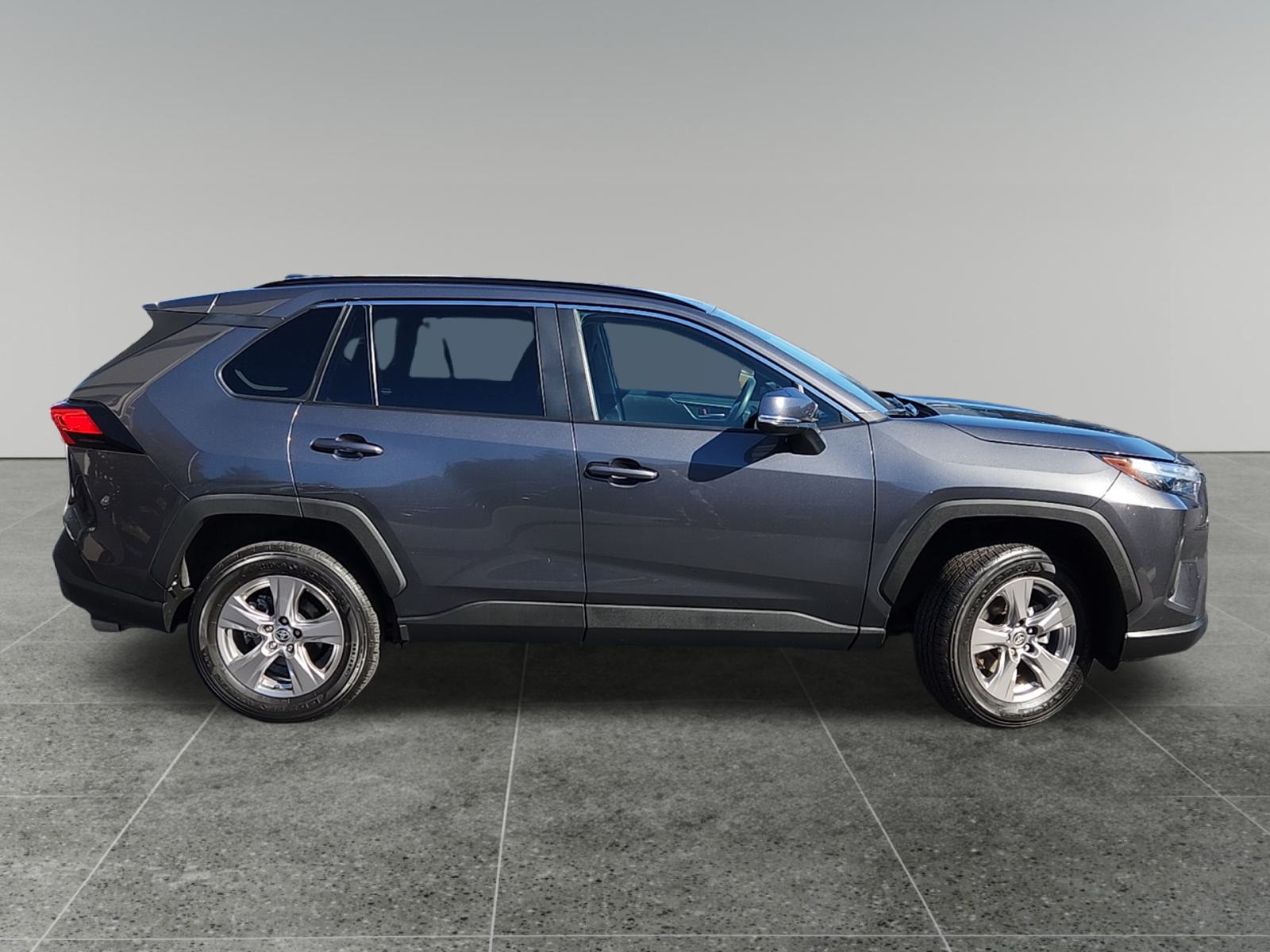 2023 Toyota RAV4 XLE 8