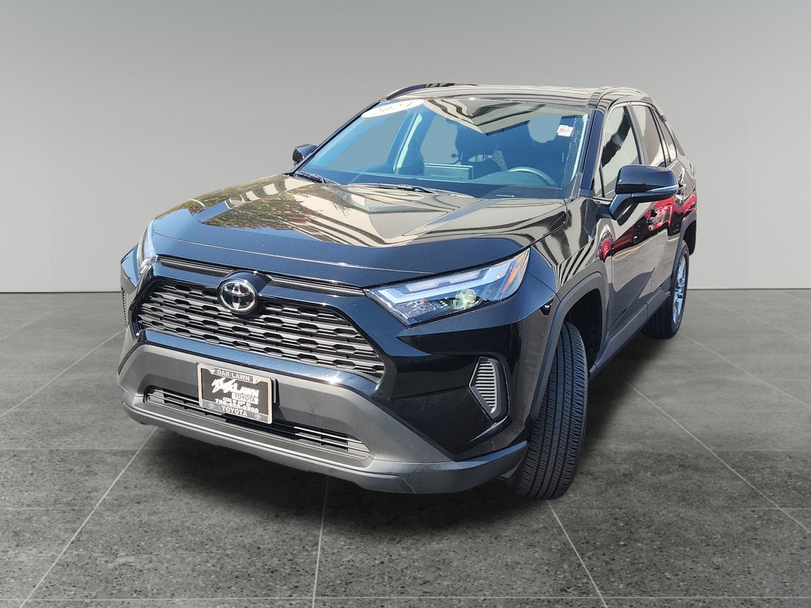 2024 Toyota RAV4 XLE 3