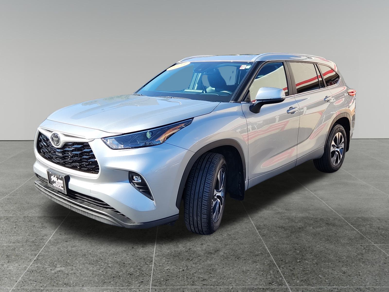 2023 Toyota Highlander XLE 3