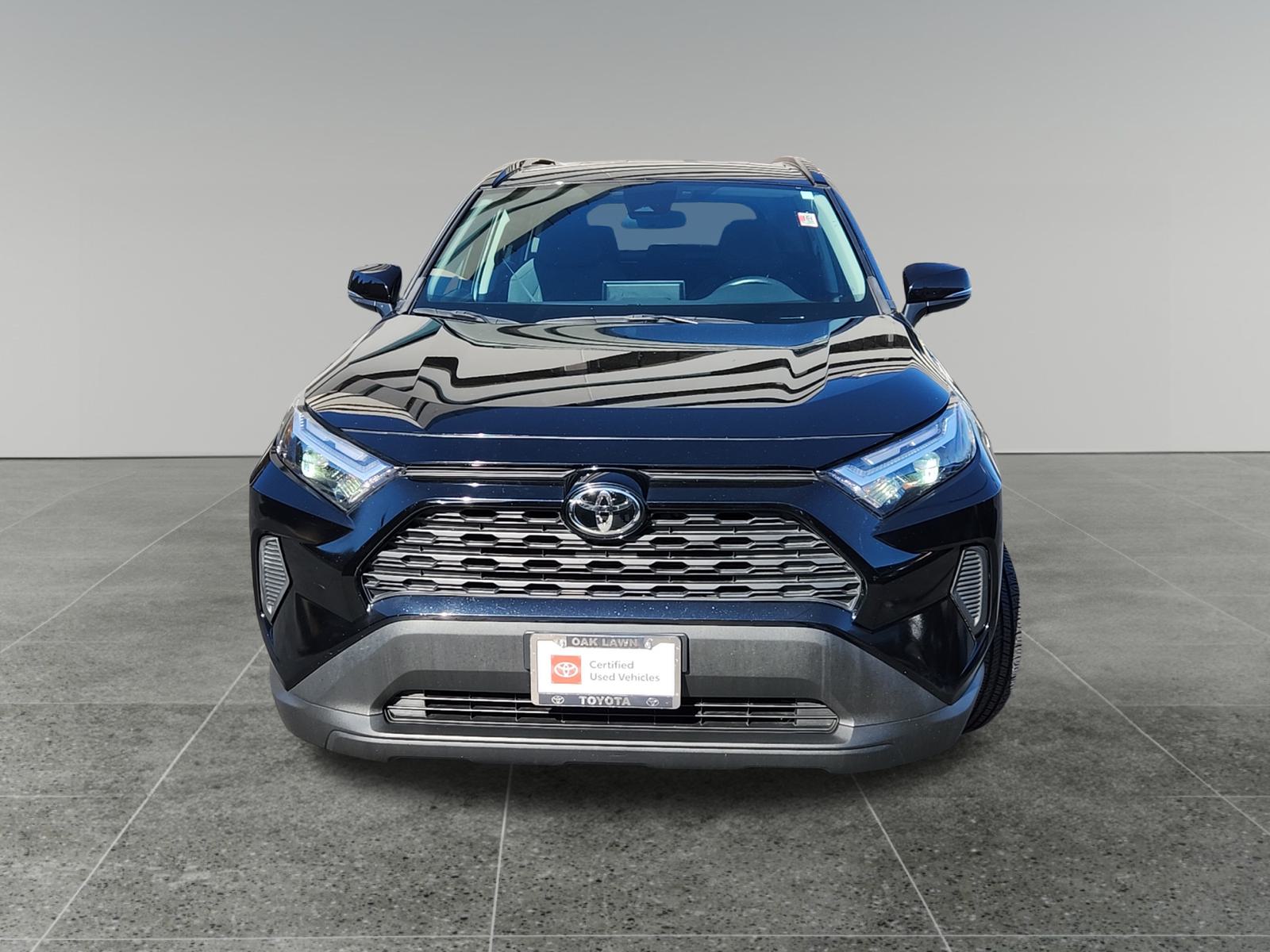 2022 Toyota RAV4 XLE 2