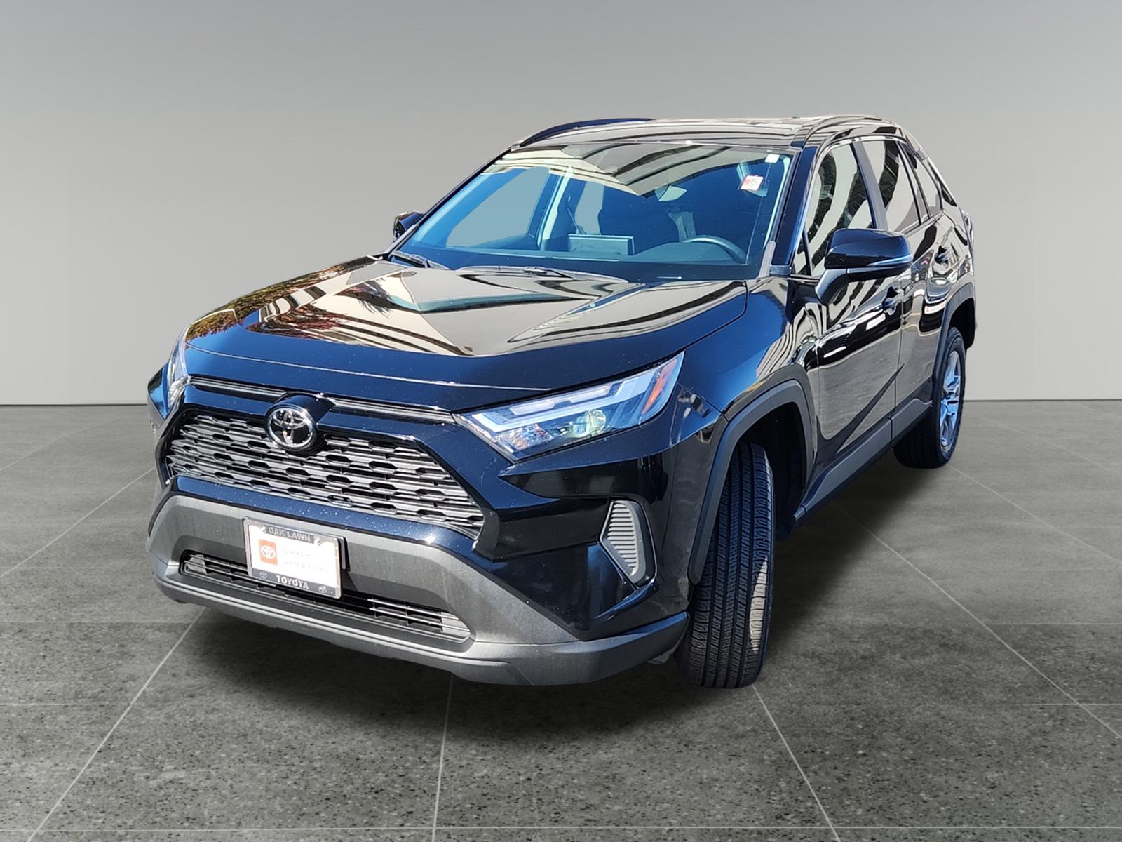 2022 Toyota RAV4 XLE 3