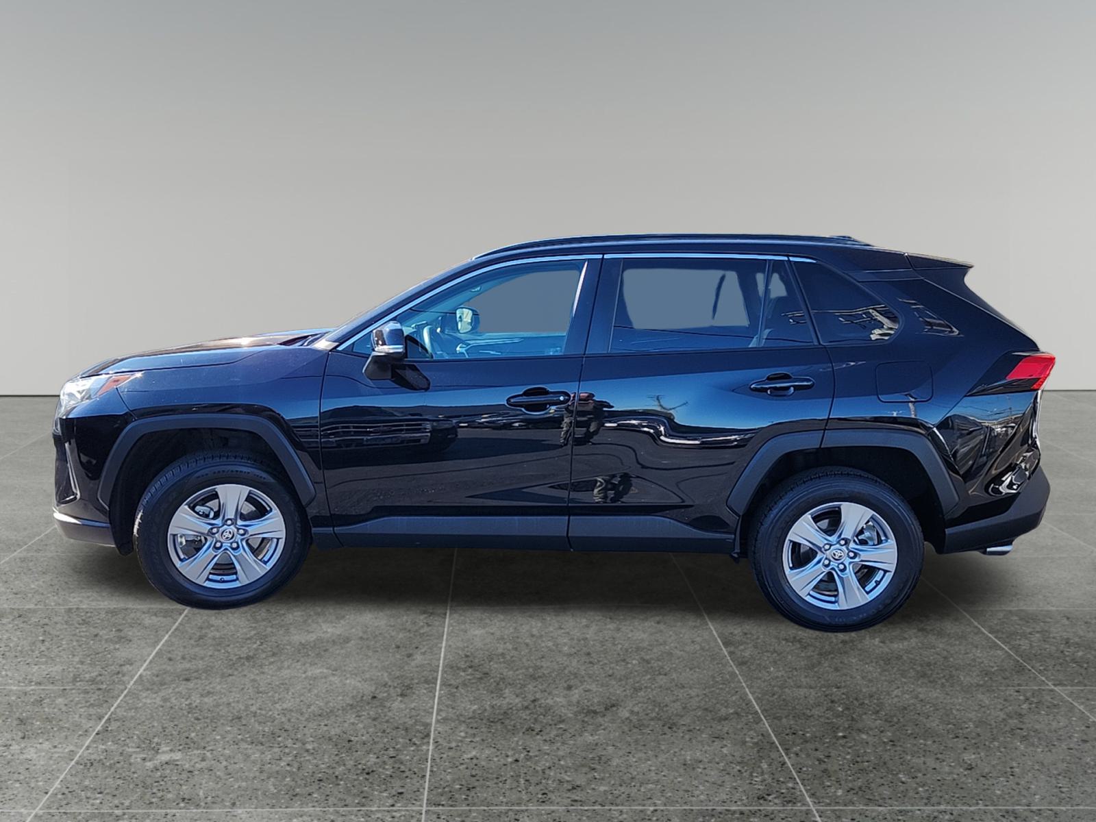 2022 Toyota RAV4 XLE 4