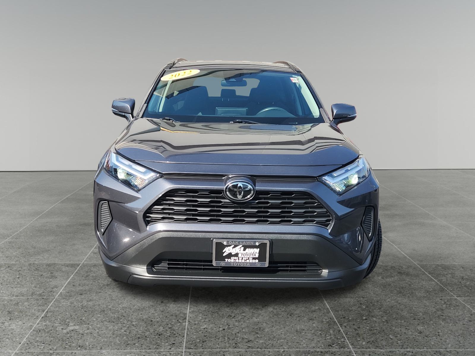 2022 Toyota RAV4 XLE 2