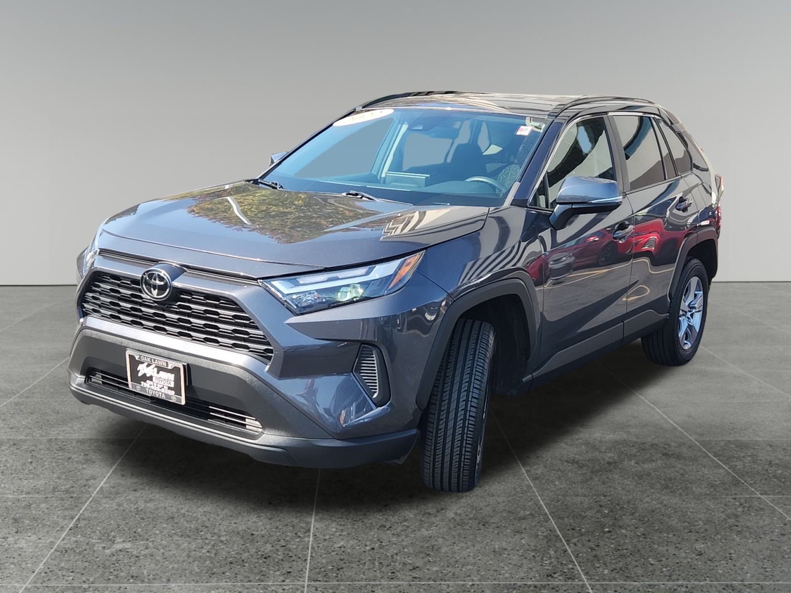 2022 Toyota RAV4 XLE 3