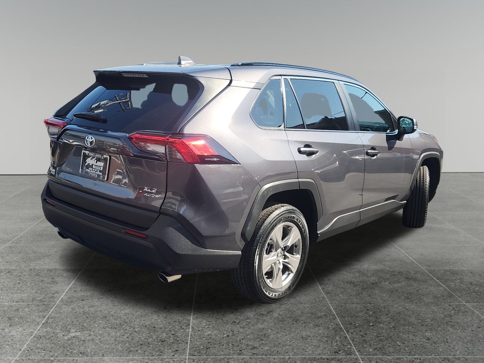 2022 Toyota RAV4 XLE 7