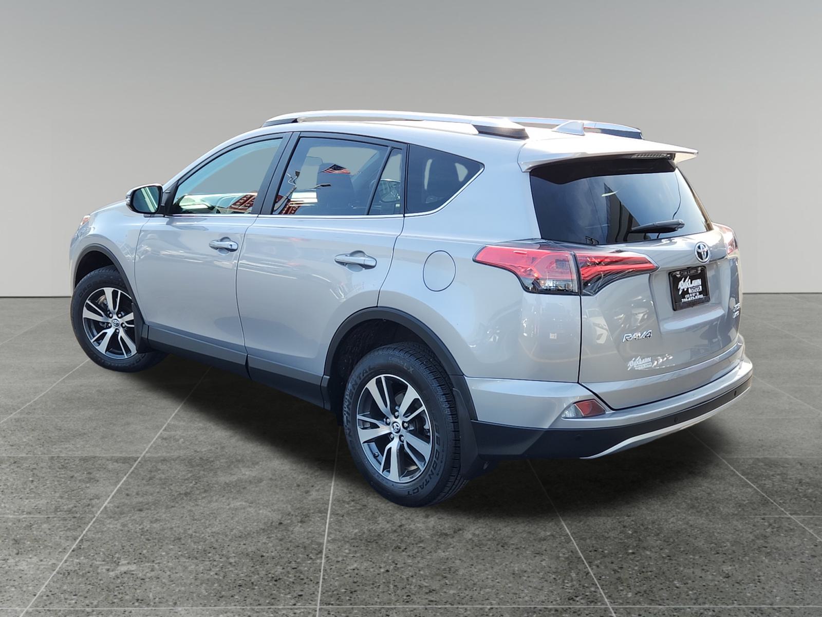 2016 Toyota RAV4 XLE 5