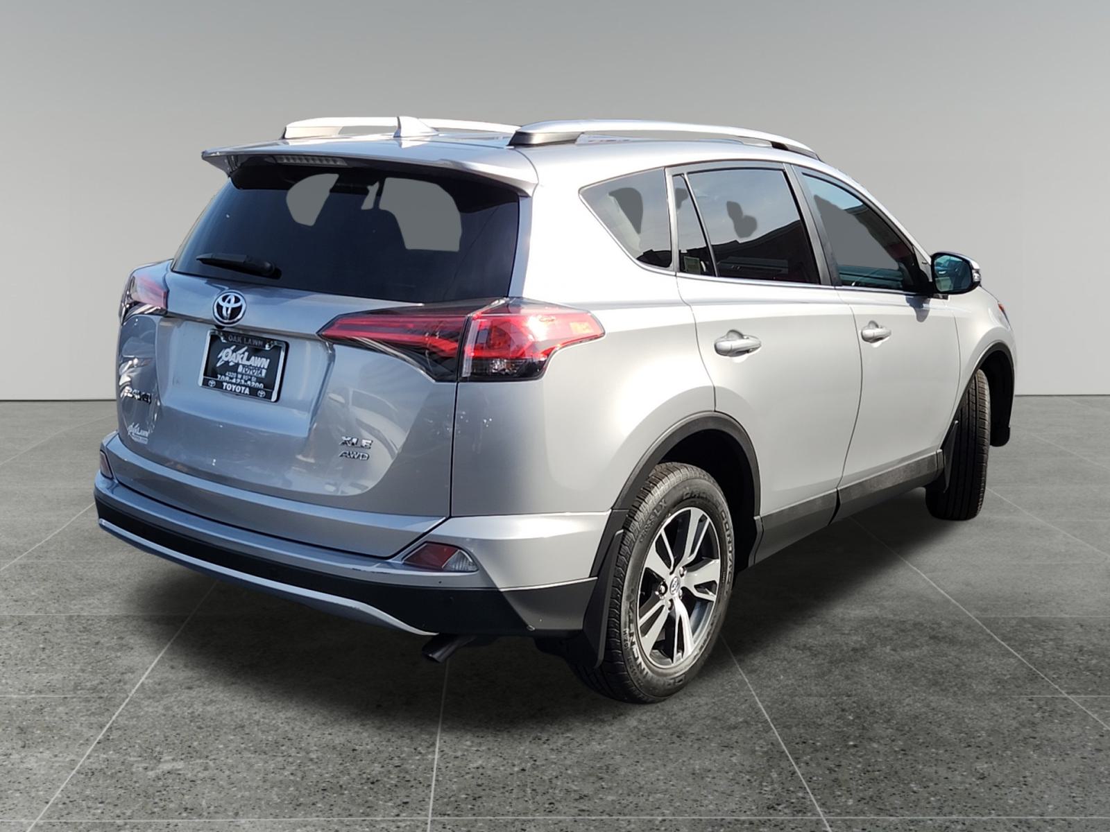 2016 Toyota RAV4 XLE 7