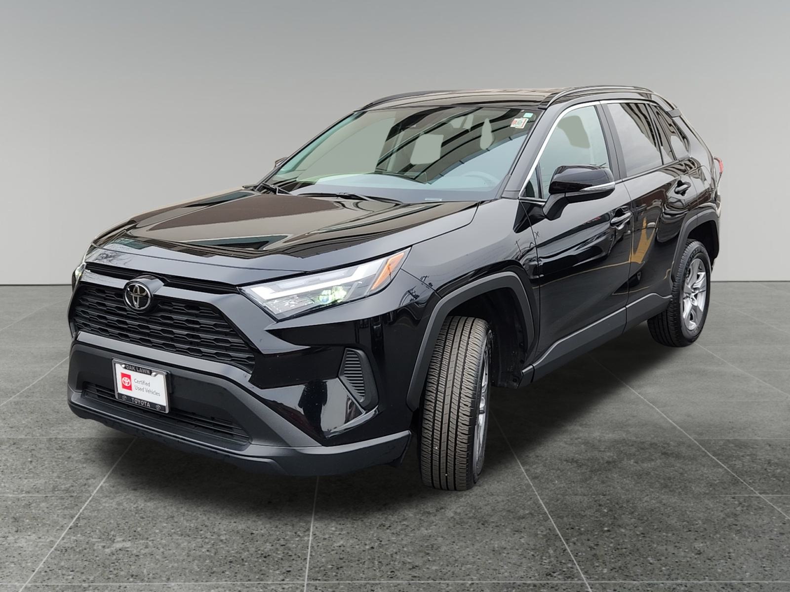 2024 Toyota RAV4 XLE 3