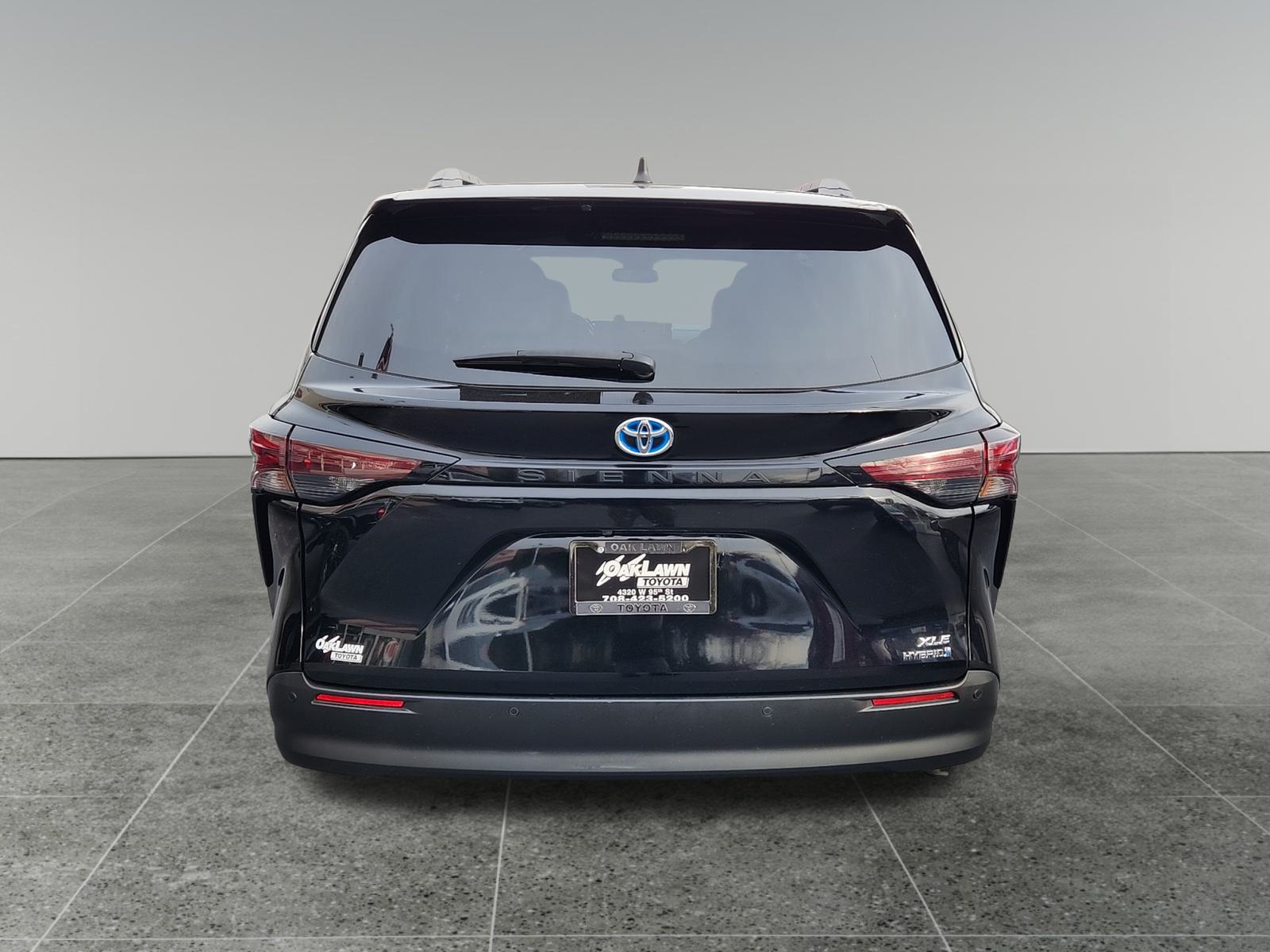 2023 Toyota Sienna XLE 6