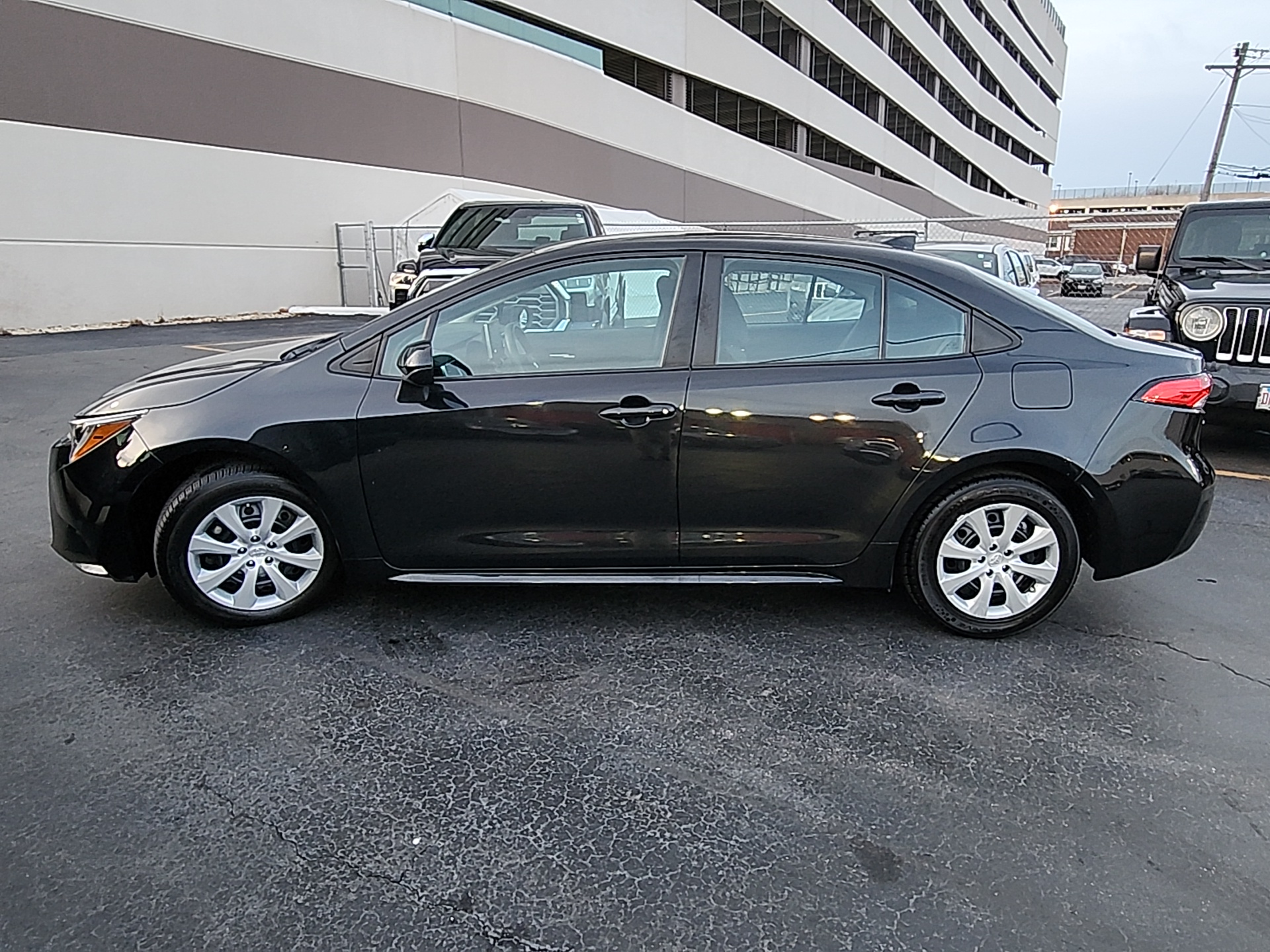 2021 Toyota Corolla LE 4