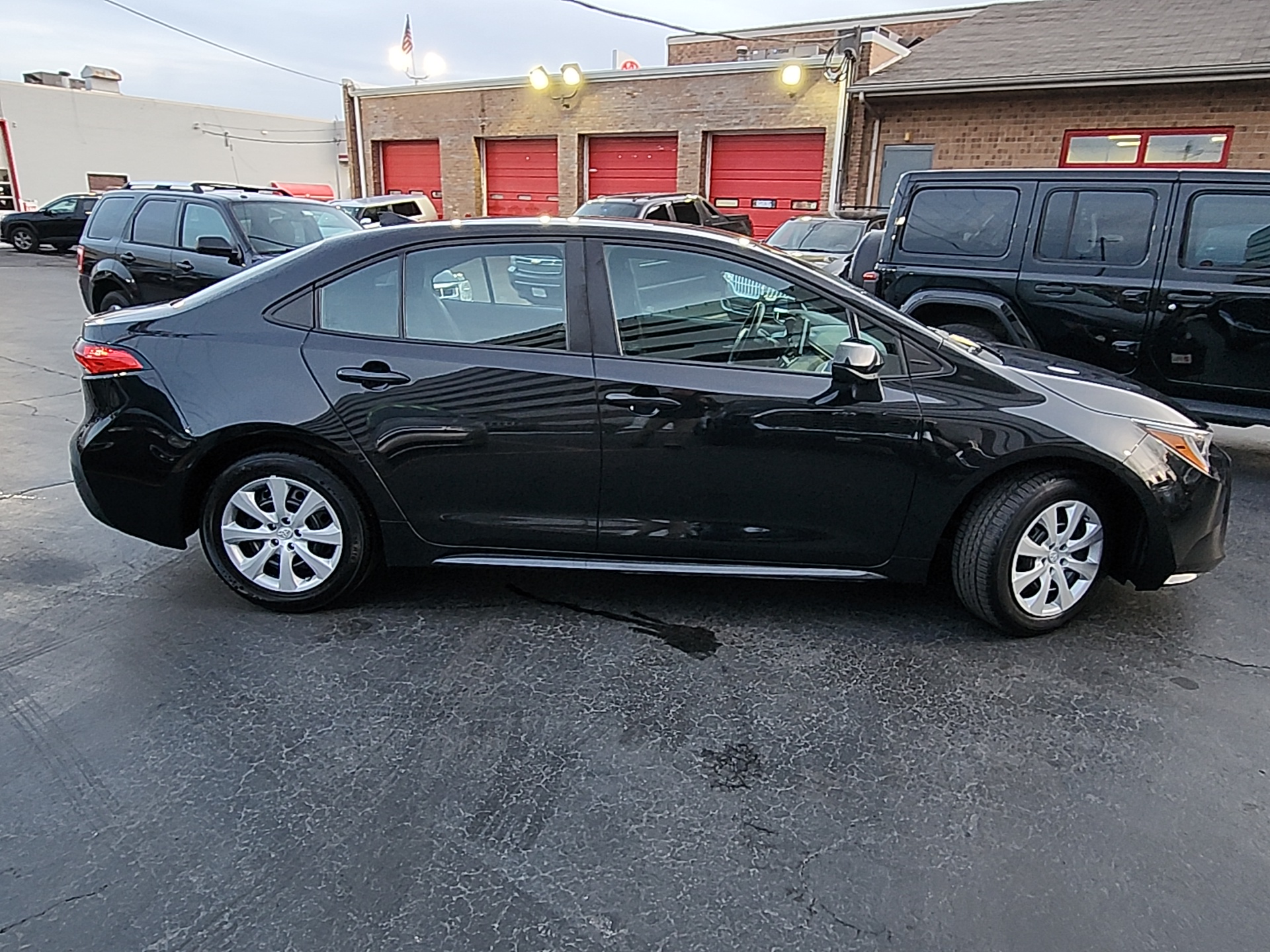 2021 Toyota Corolla LE 8