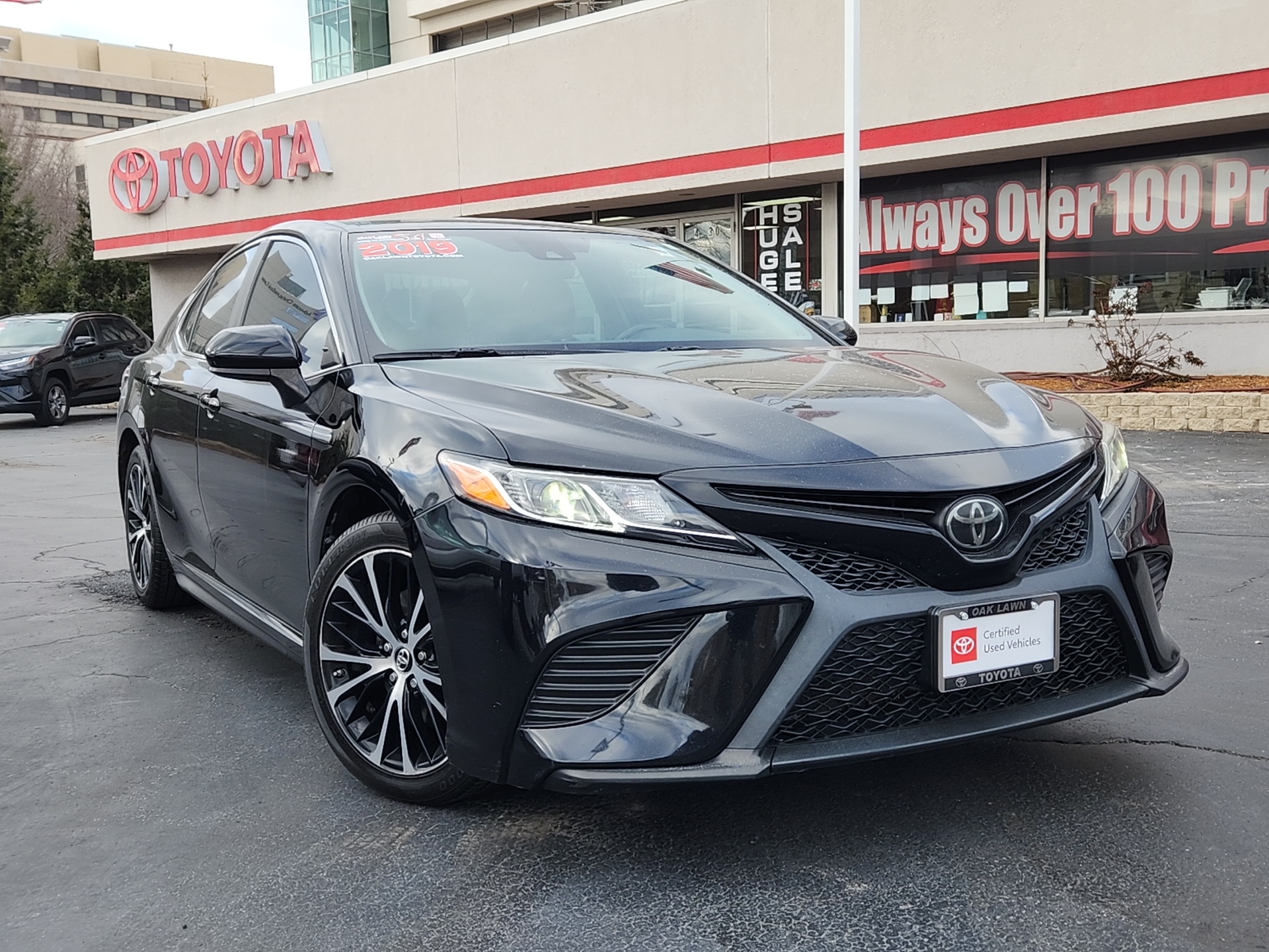 2019 Toyota Camry SE 1