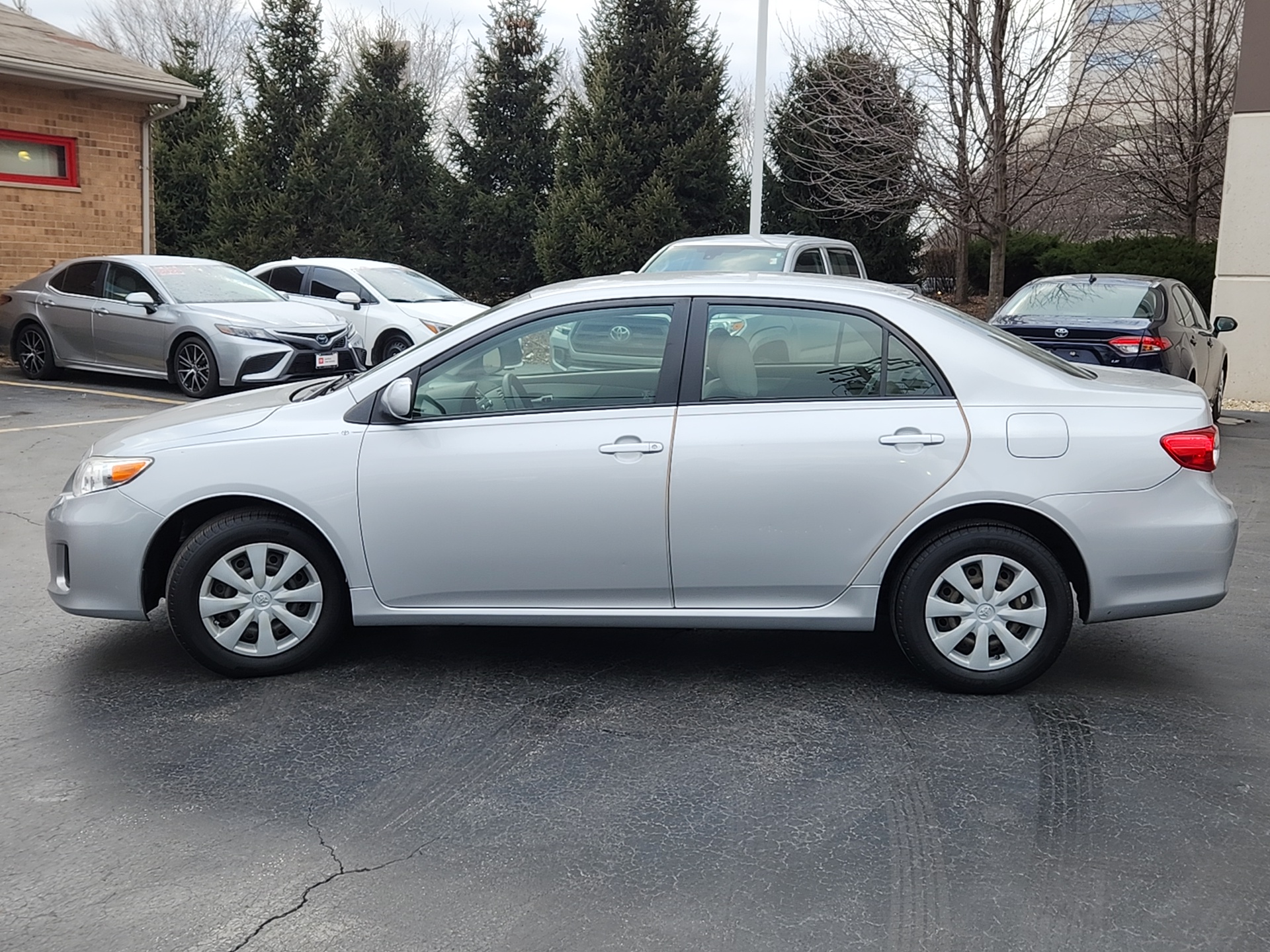 2011 Toyota Corolla LE 4