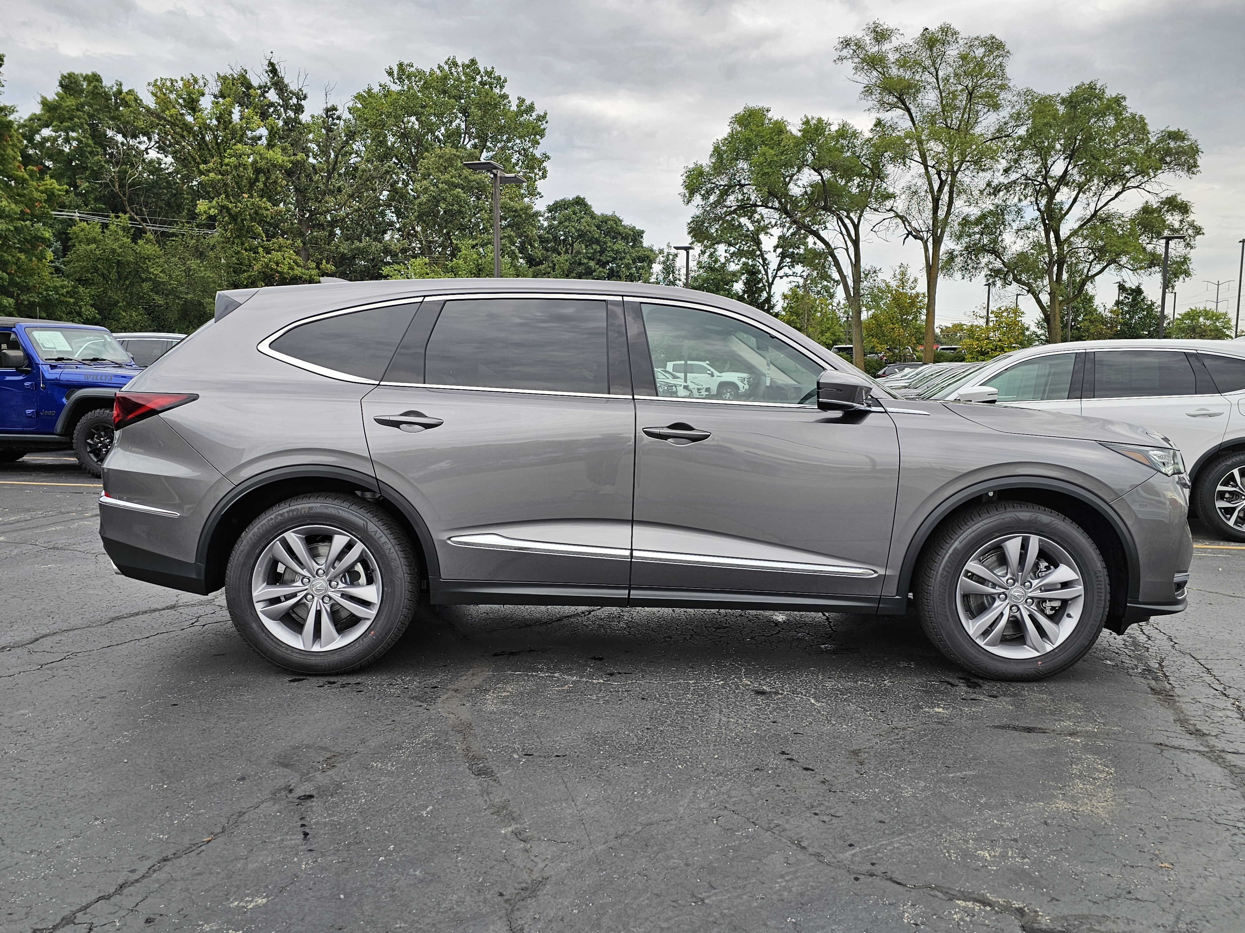 2025 Acura MDX Base 27