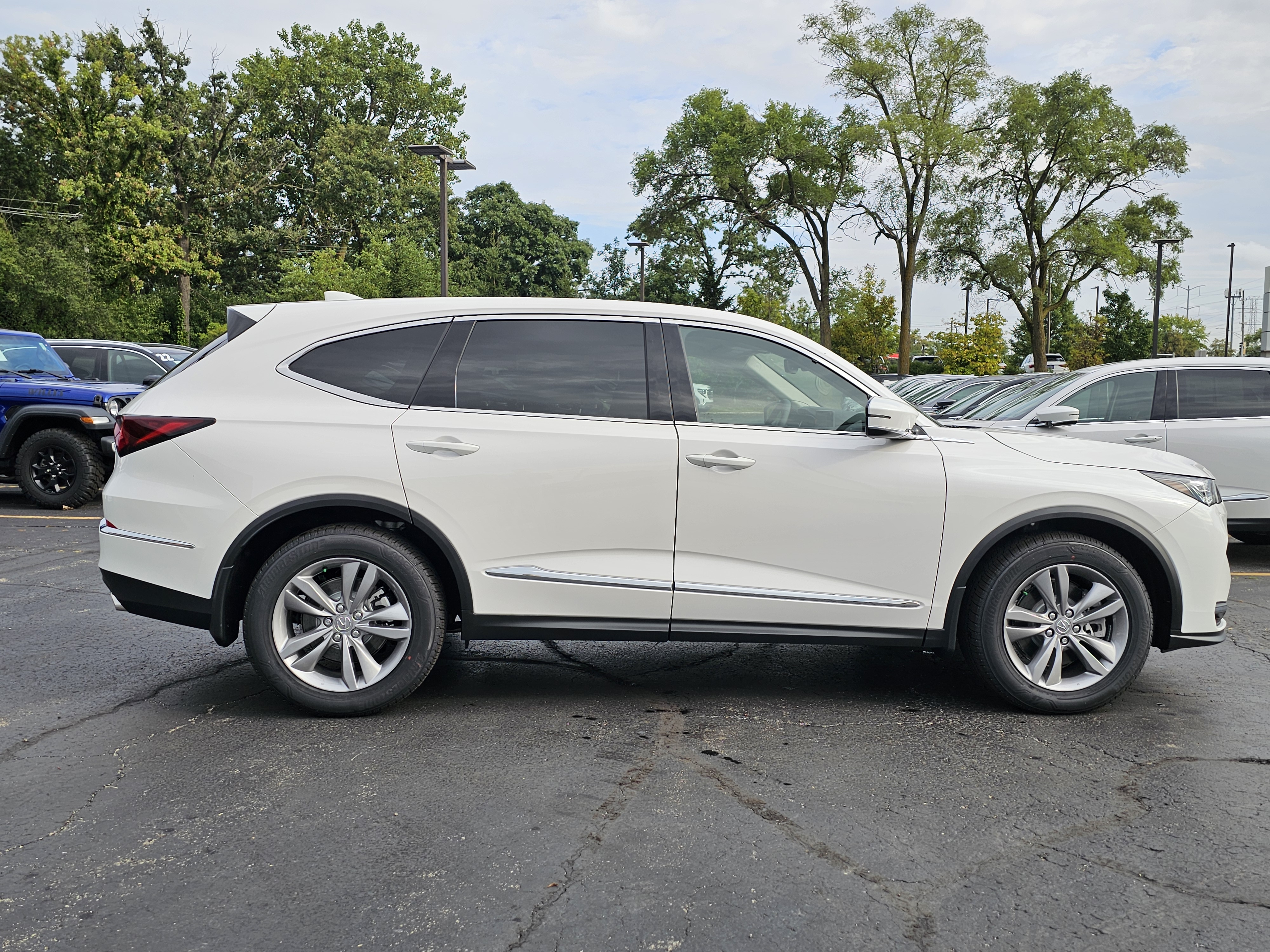 2025 Acura MDX Base 27