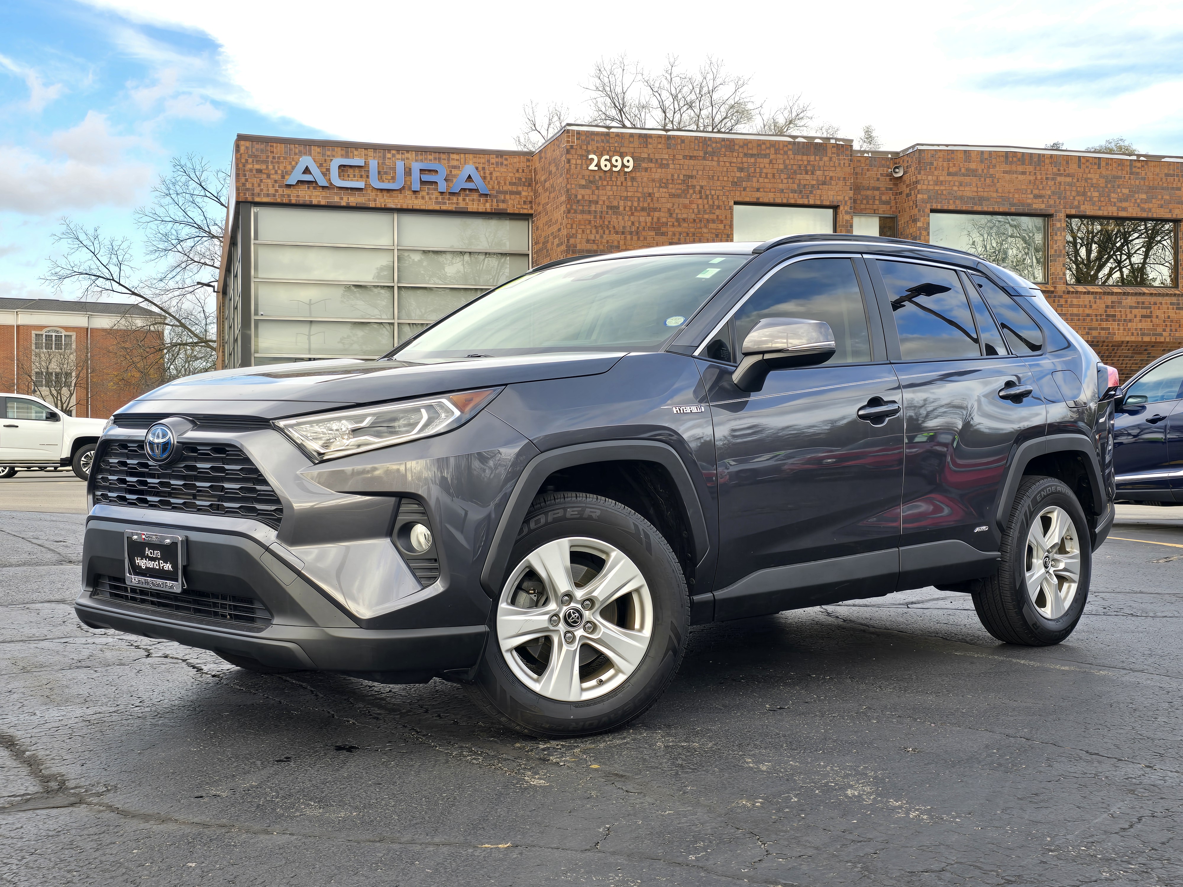 2019 Toyota RAV4 Hybrid XLE 2