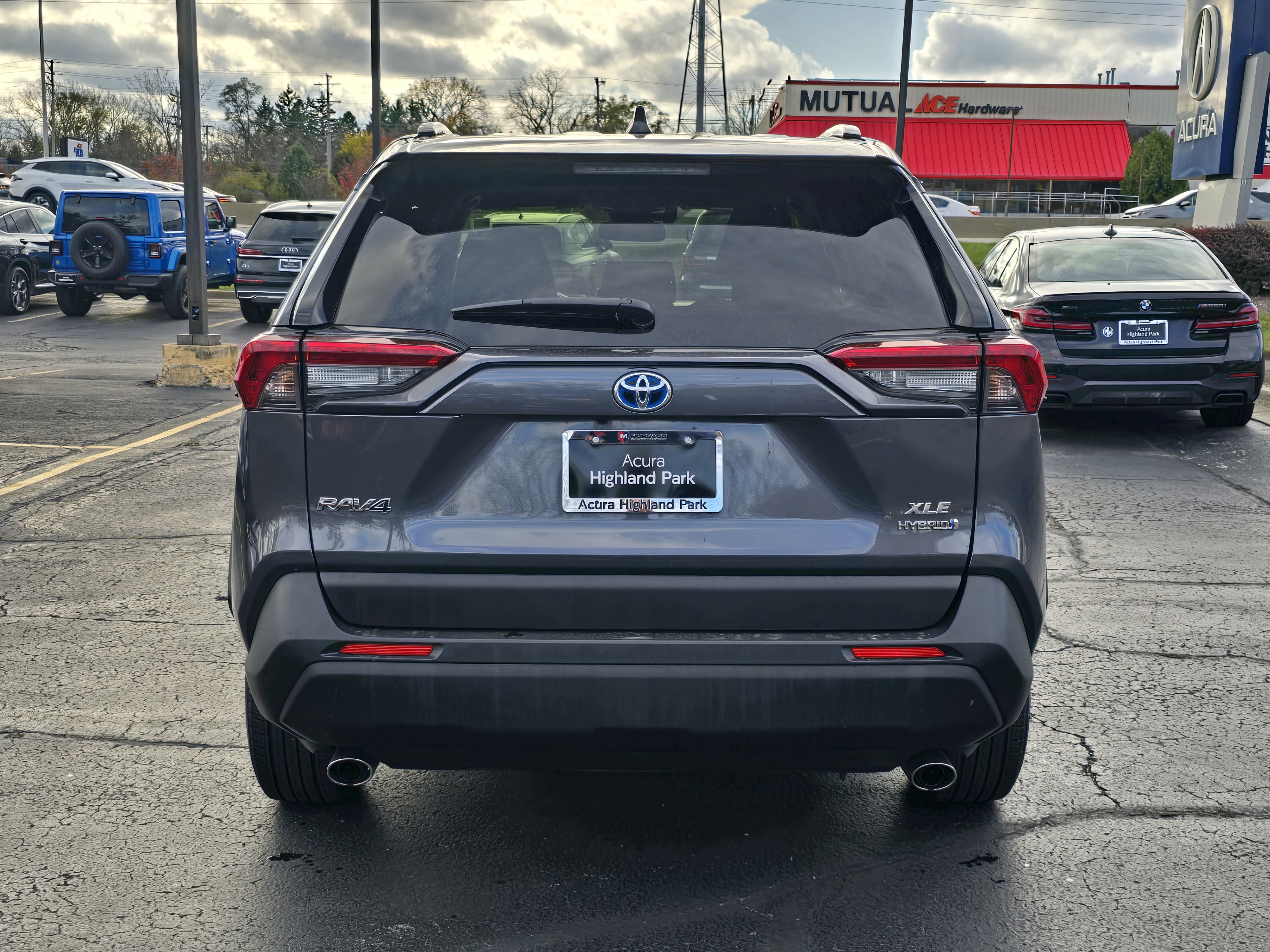 2019 Toyota RAV4 Hybrid XLE 26