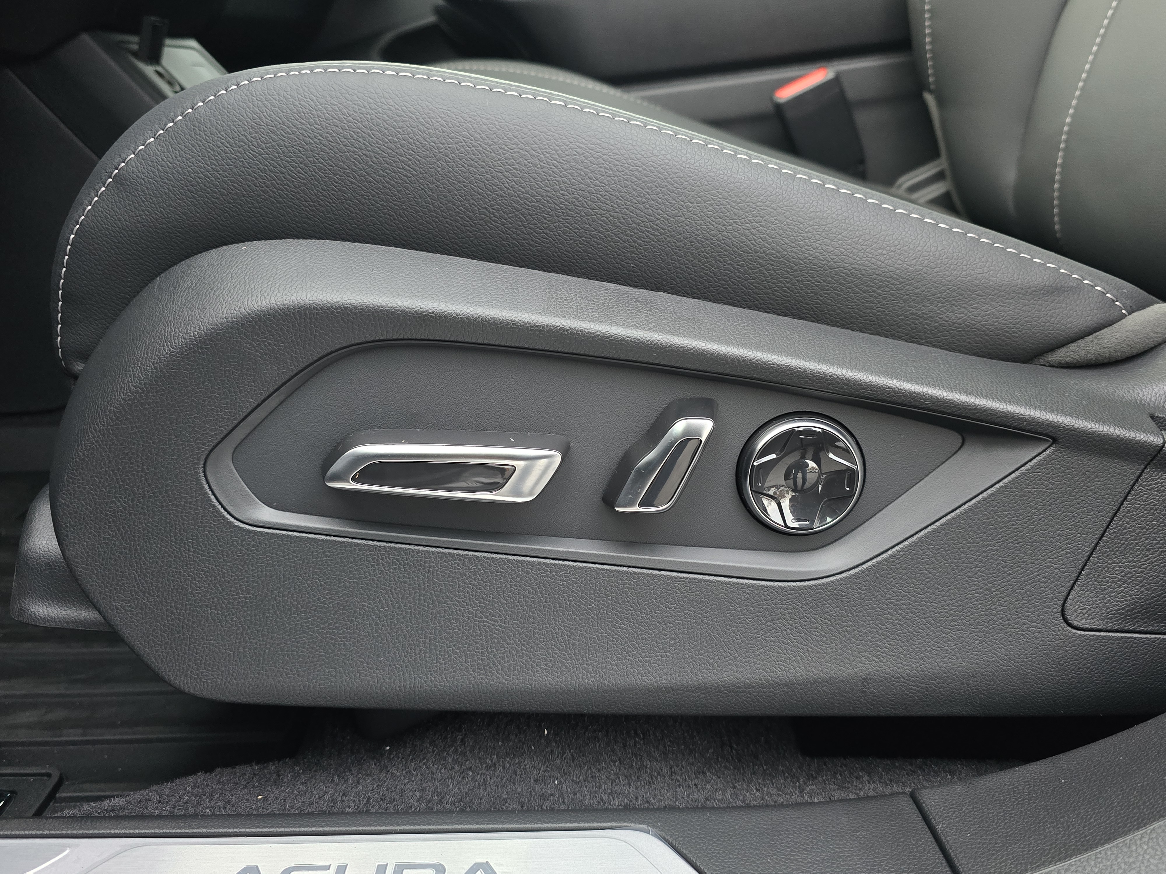 2025 Acura RDX Base 16