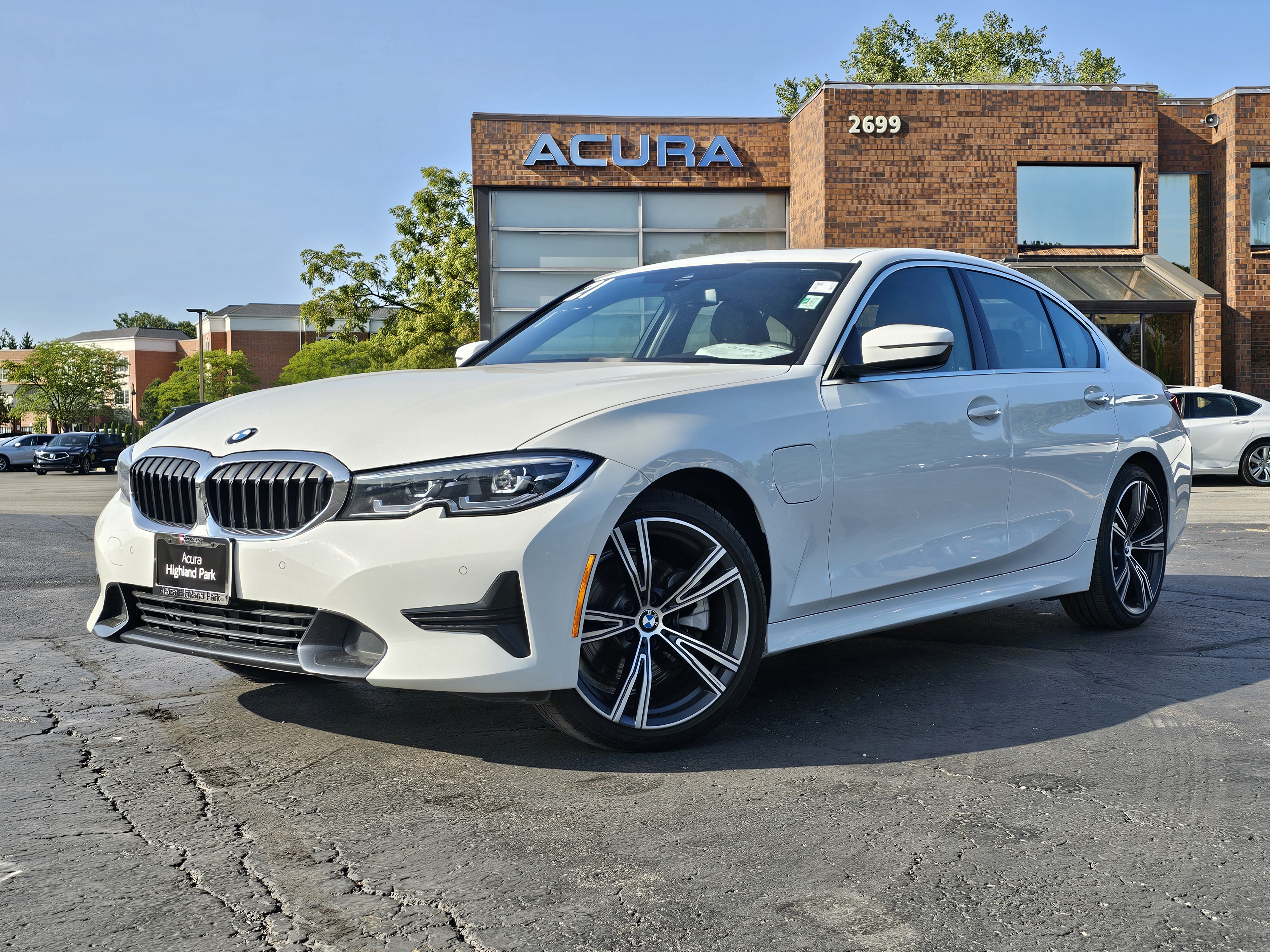 2021 BMW 3 Series 330e xDrive 1