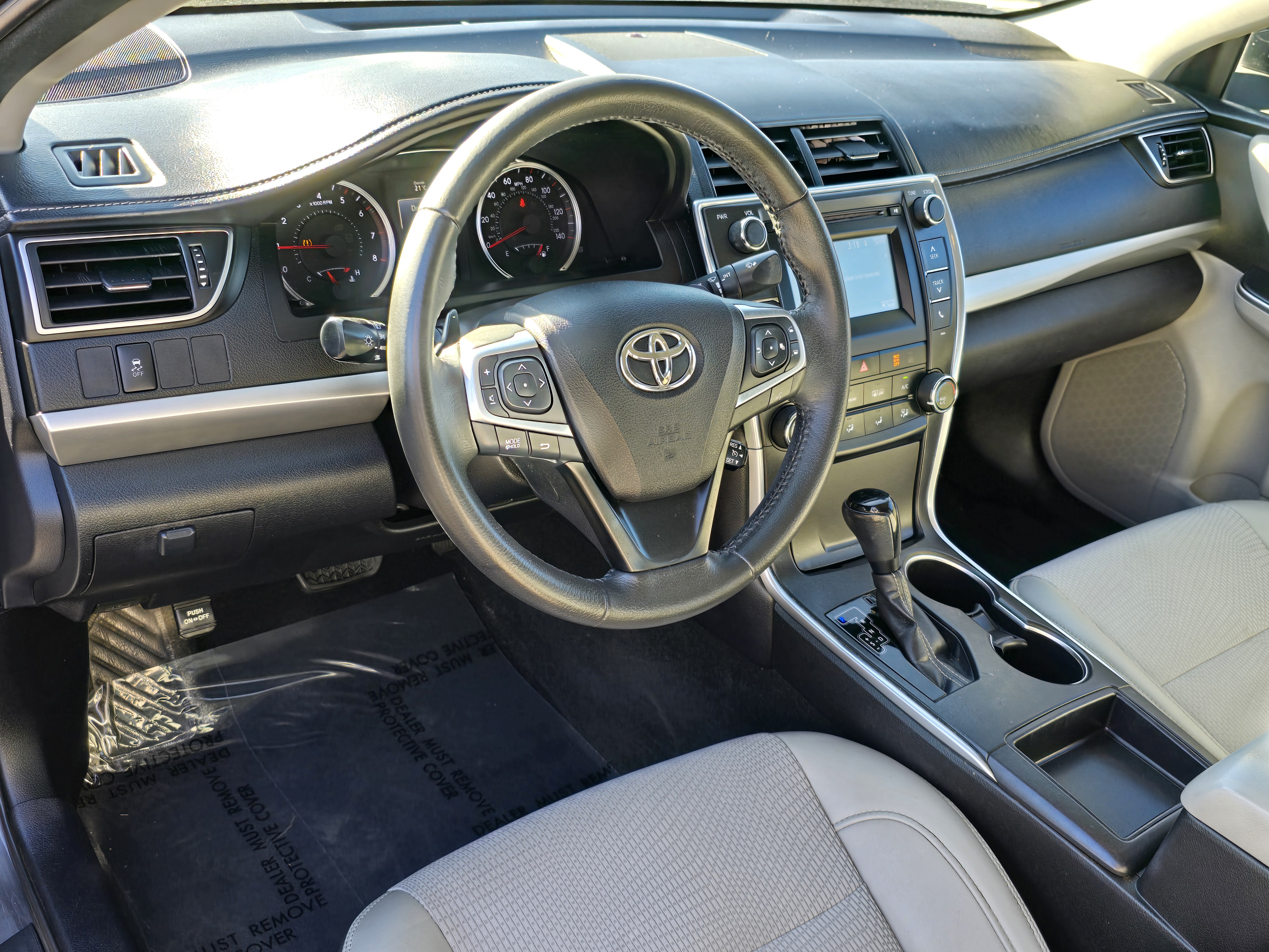 2017 Toyota Camry SE 15