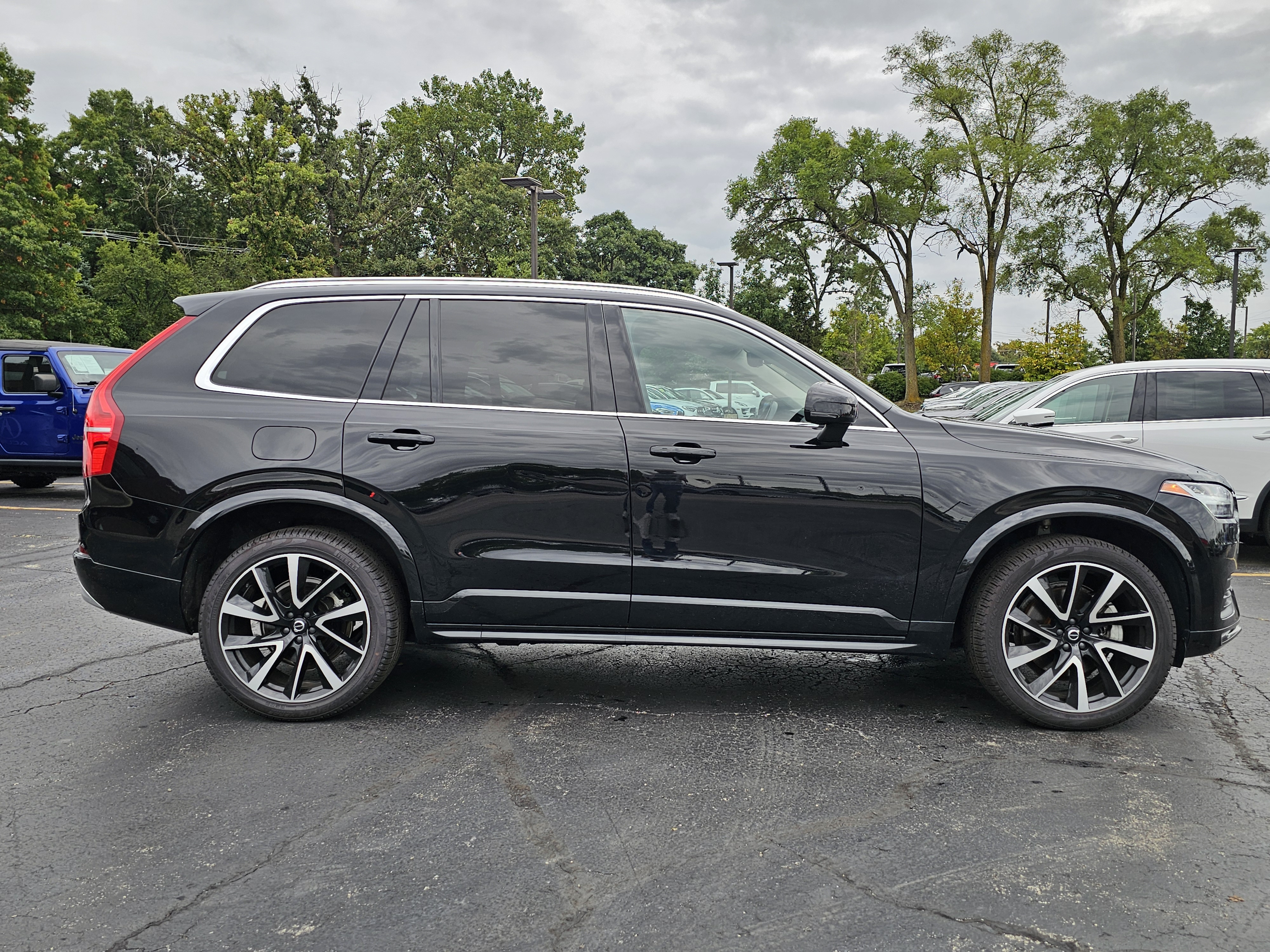 2022 Volvo XC90 T6 Momentum 26