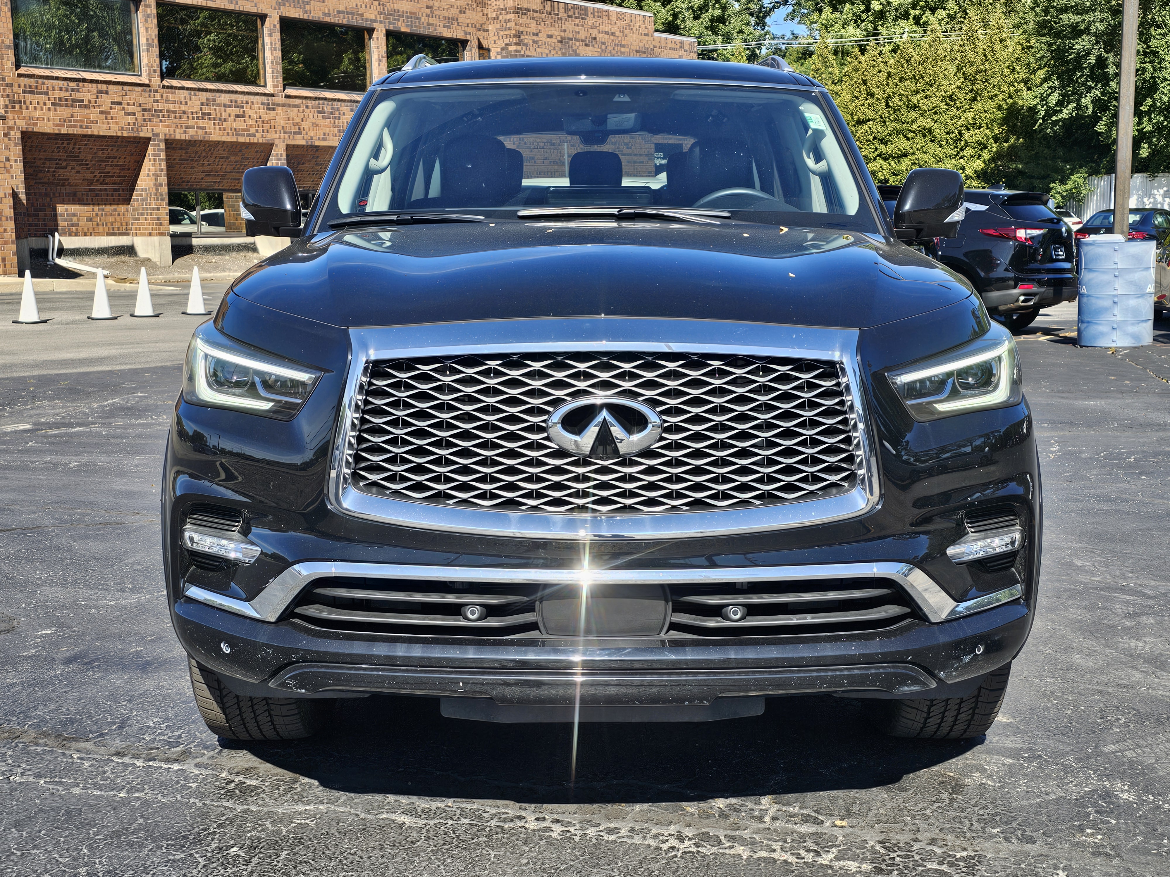 2023 INFINITI QX80 LUXE 26