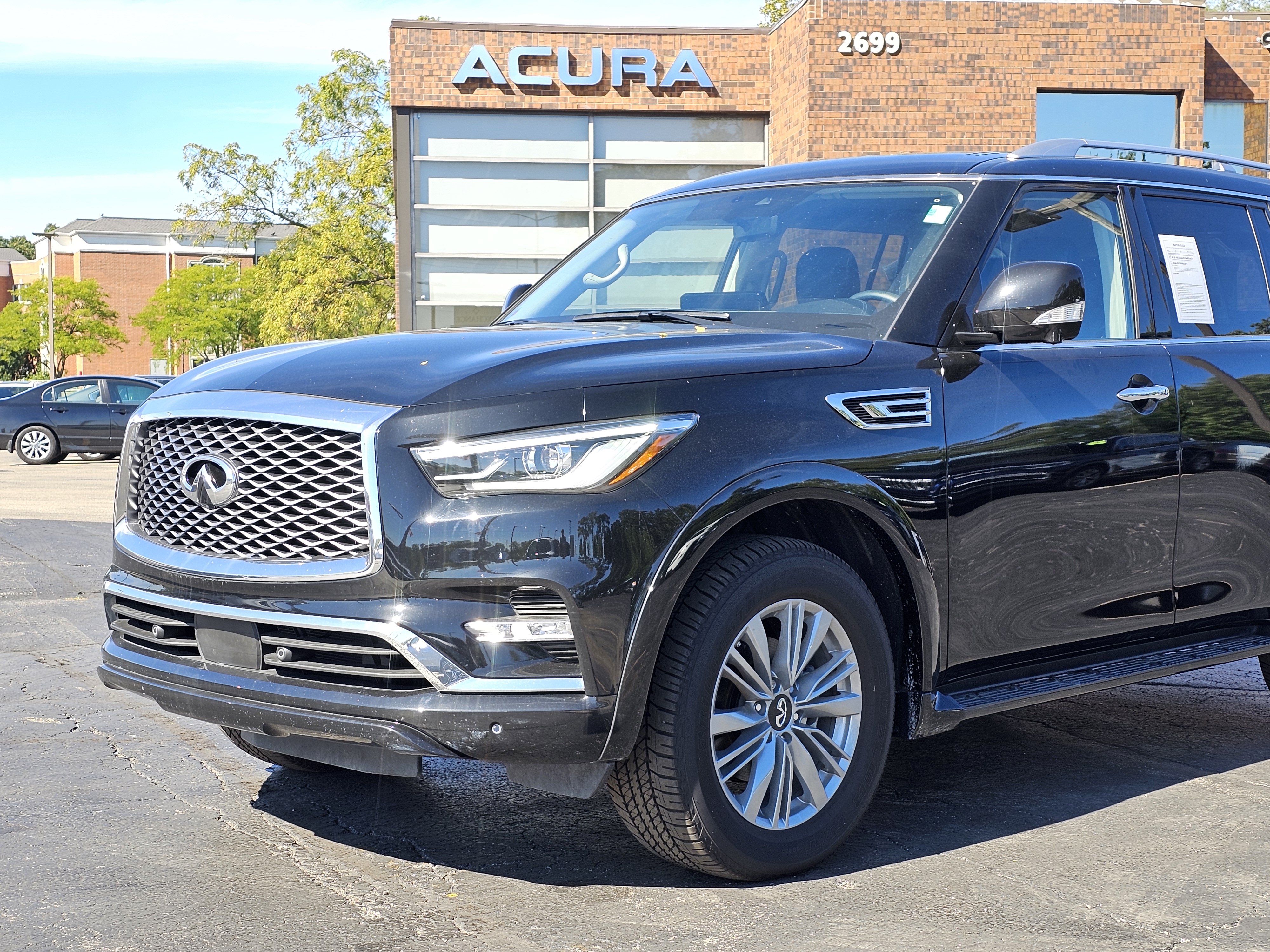 2023 INFINITI QX80 LUXE 29