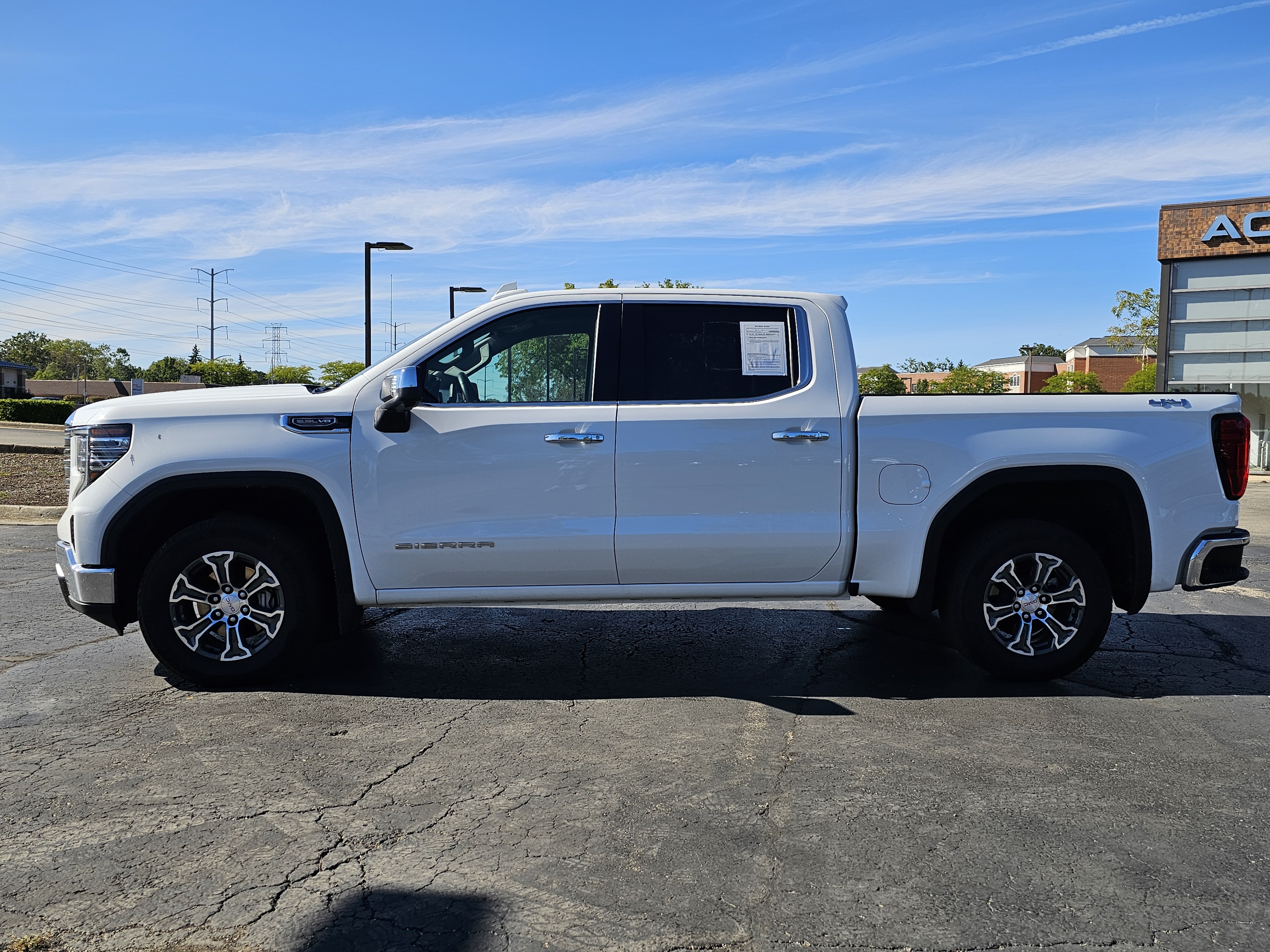 2024 GMC Sierra 1500 SLT 2