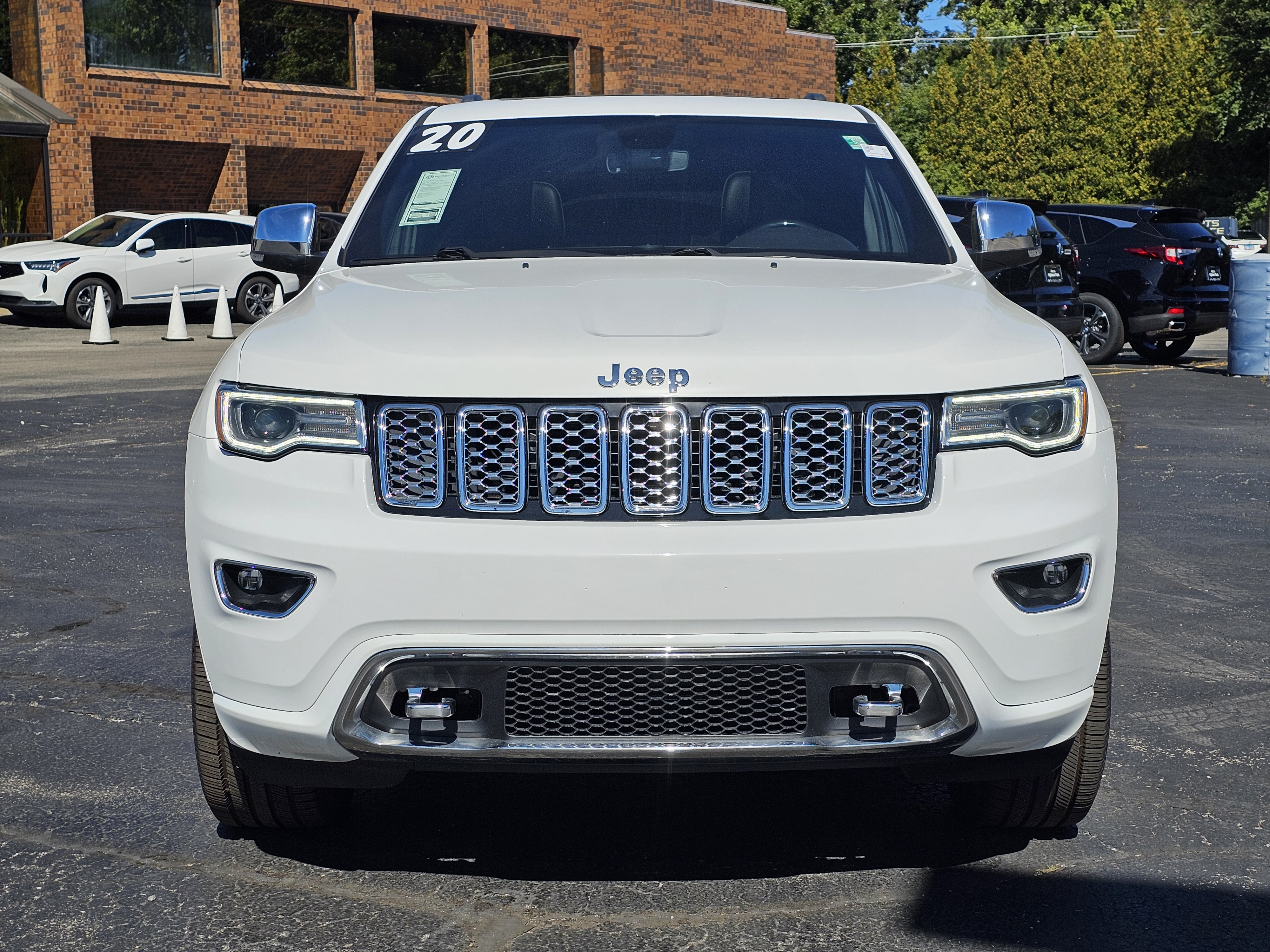 2020 Jeep Grand Cherokee Overland 24