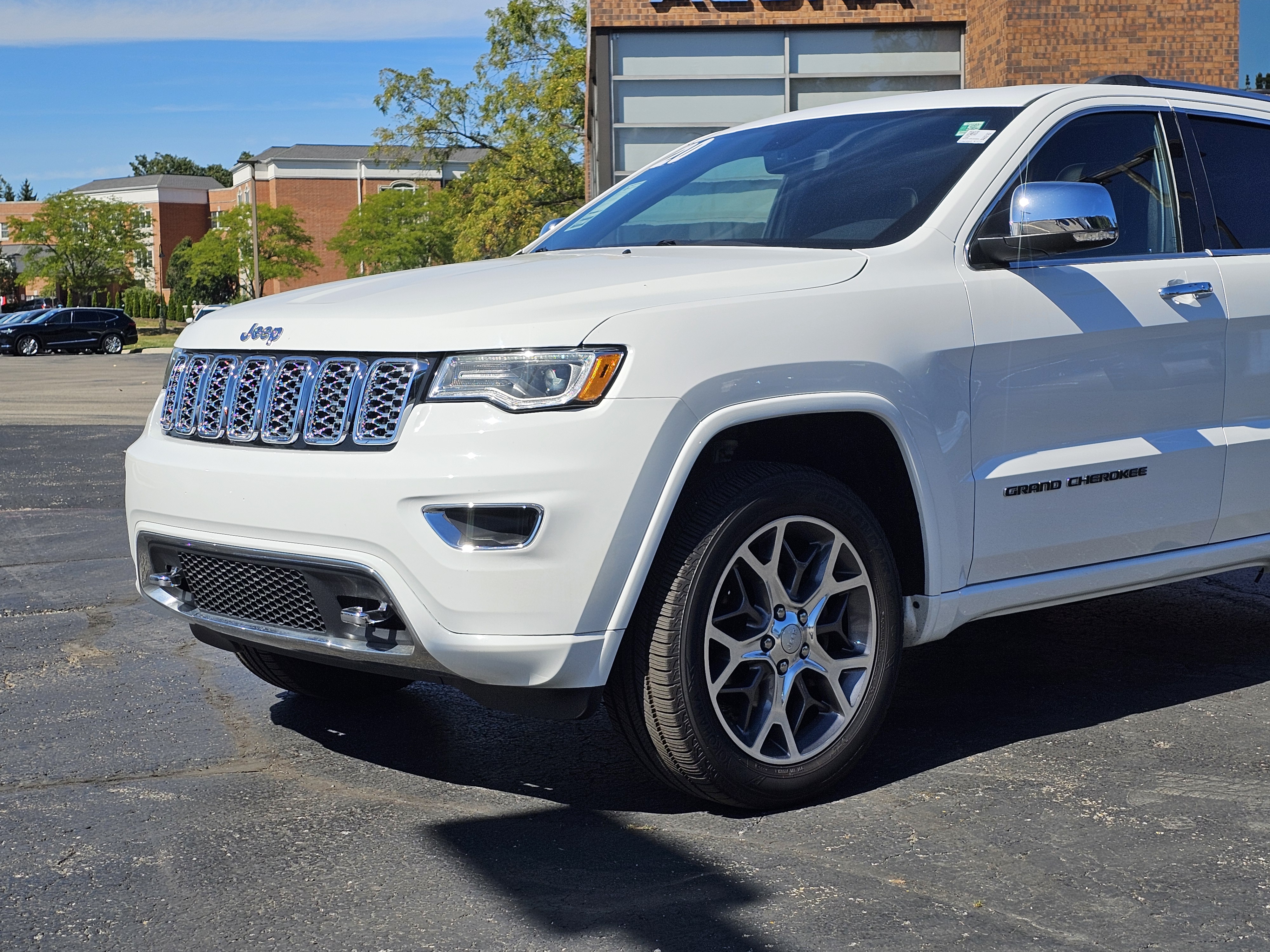 2020 Jeep Grand Cherokee Overland 27