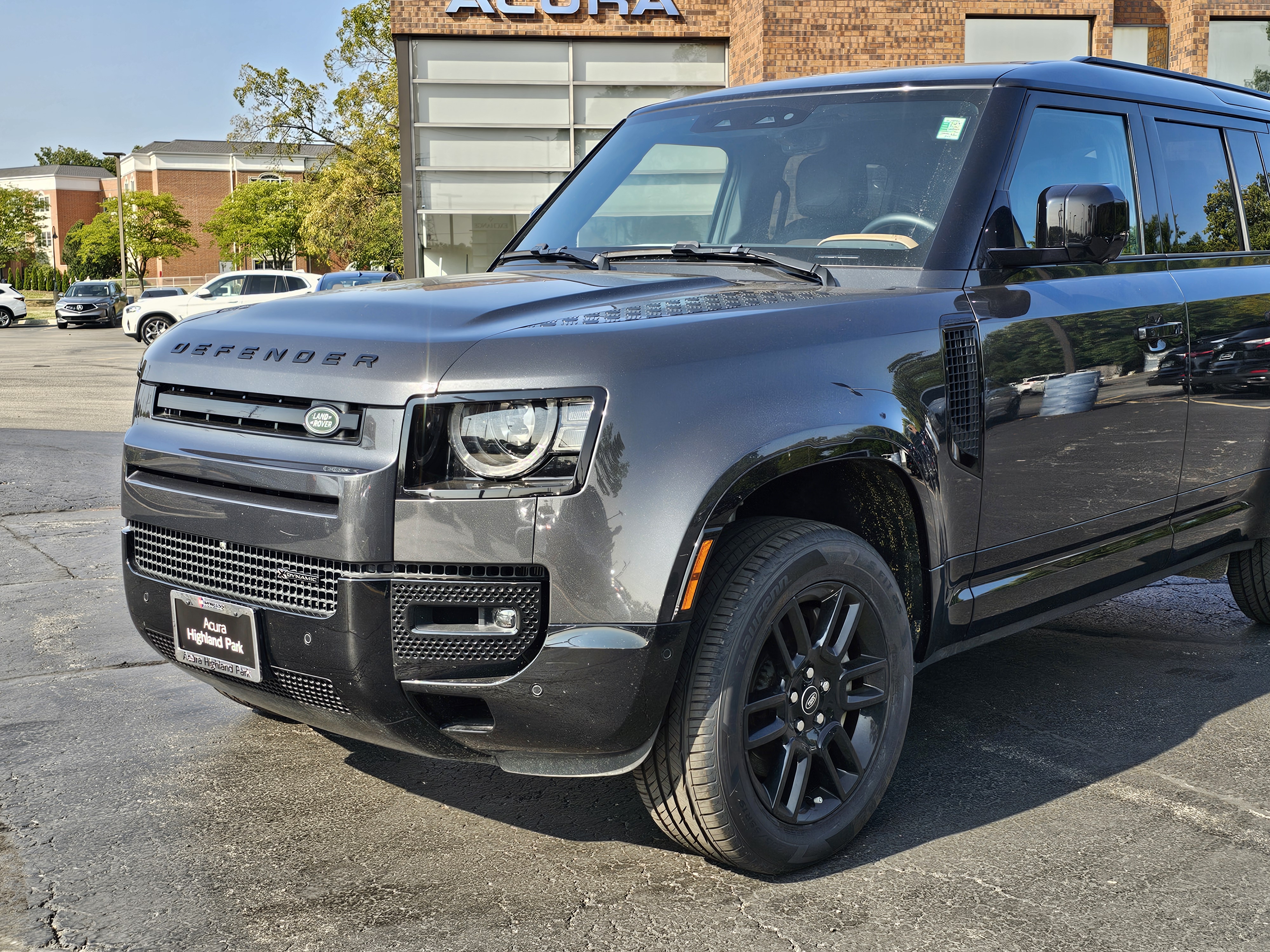 2023 Land Rover Defender 110 X-Dynamic SE 26