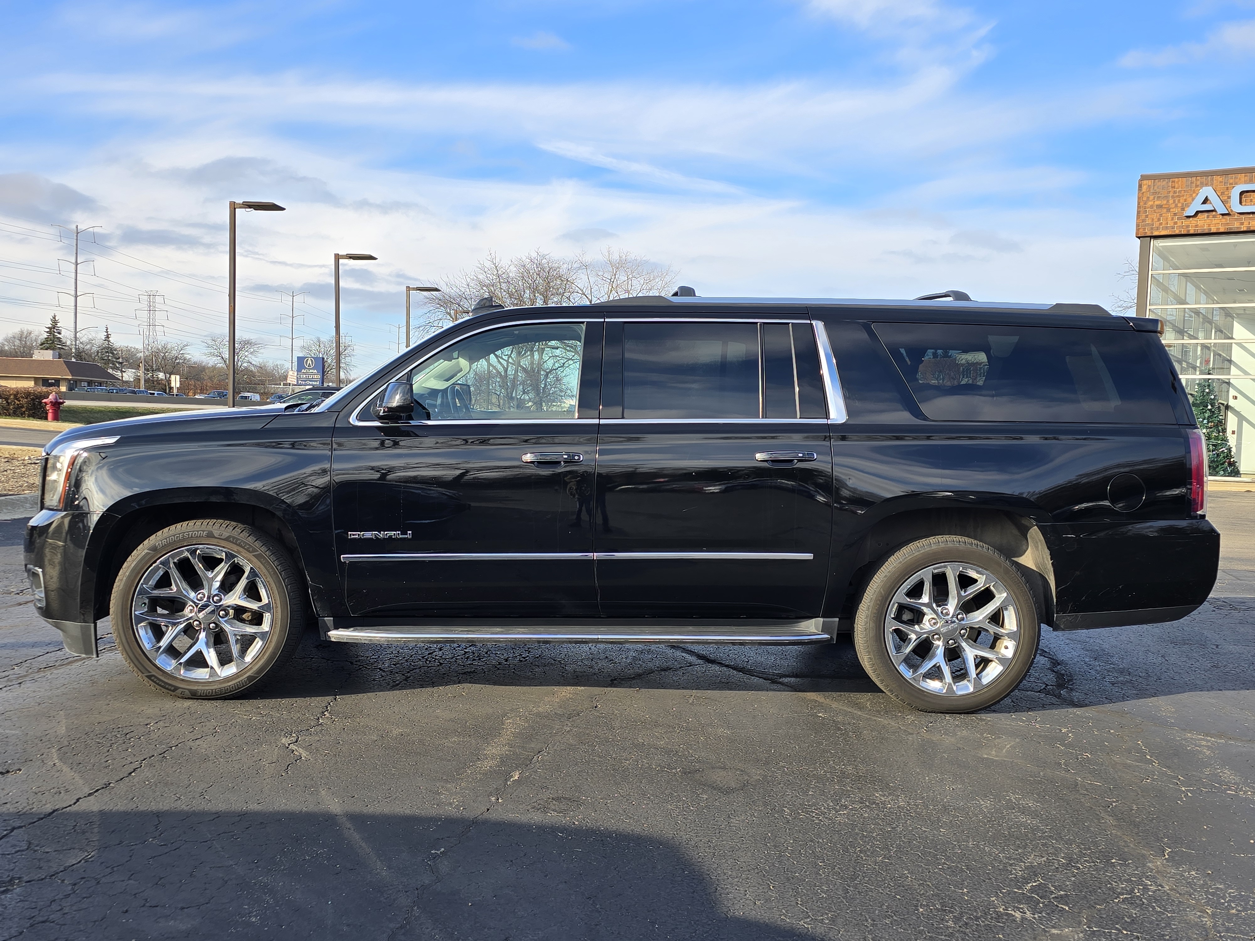 2017 GMC Yukon XL Denali 3