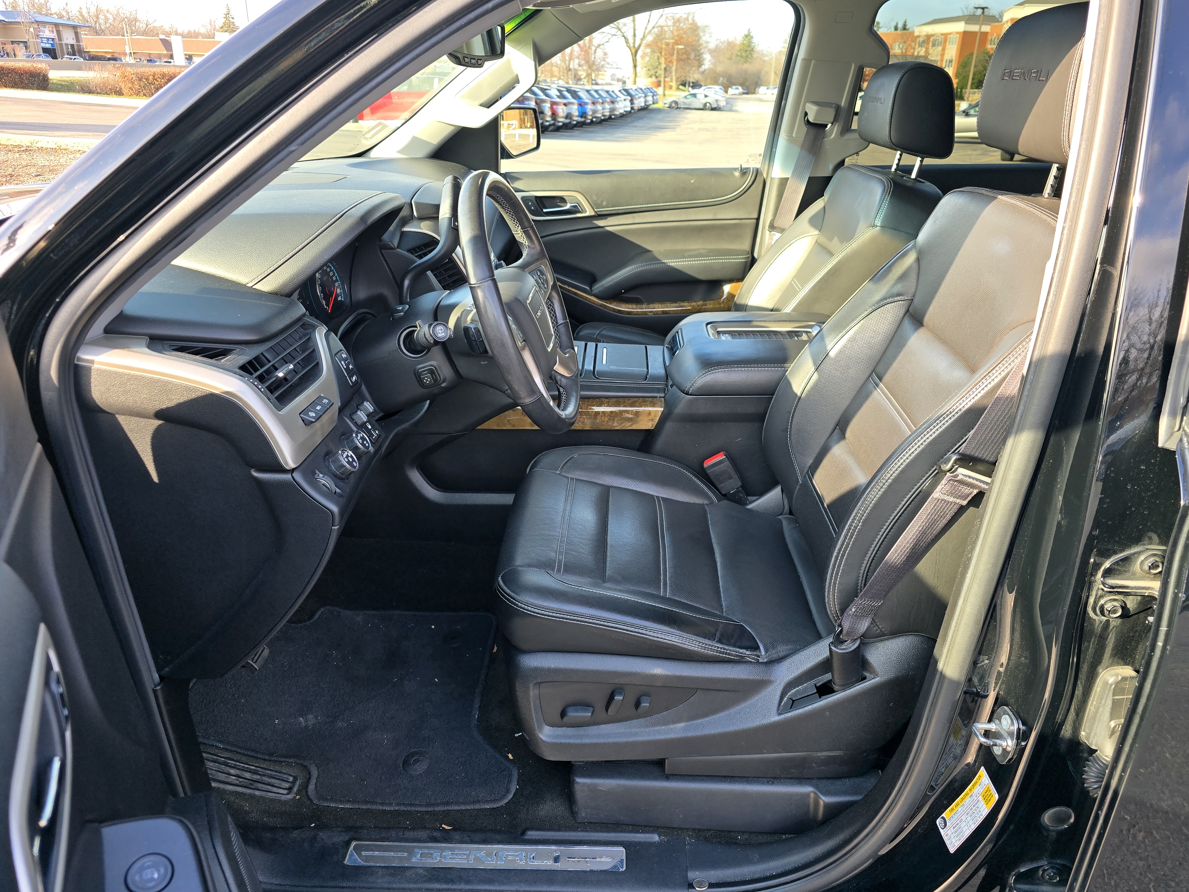 2017 GMC Yukon XL Denali 14